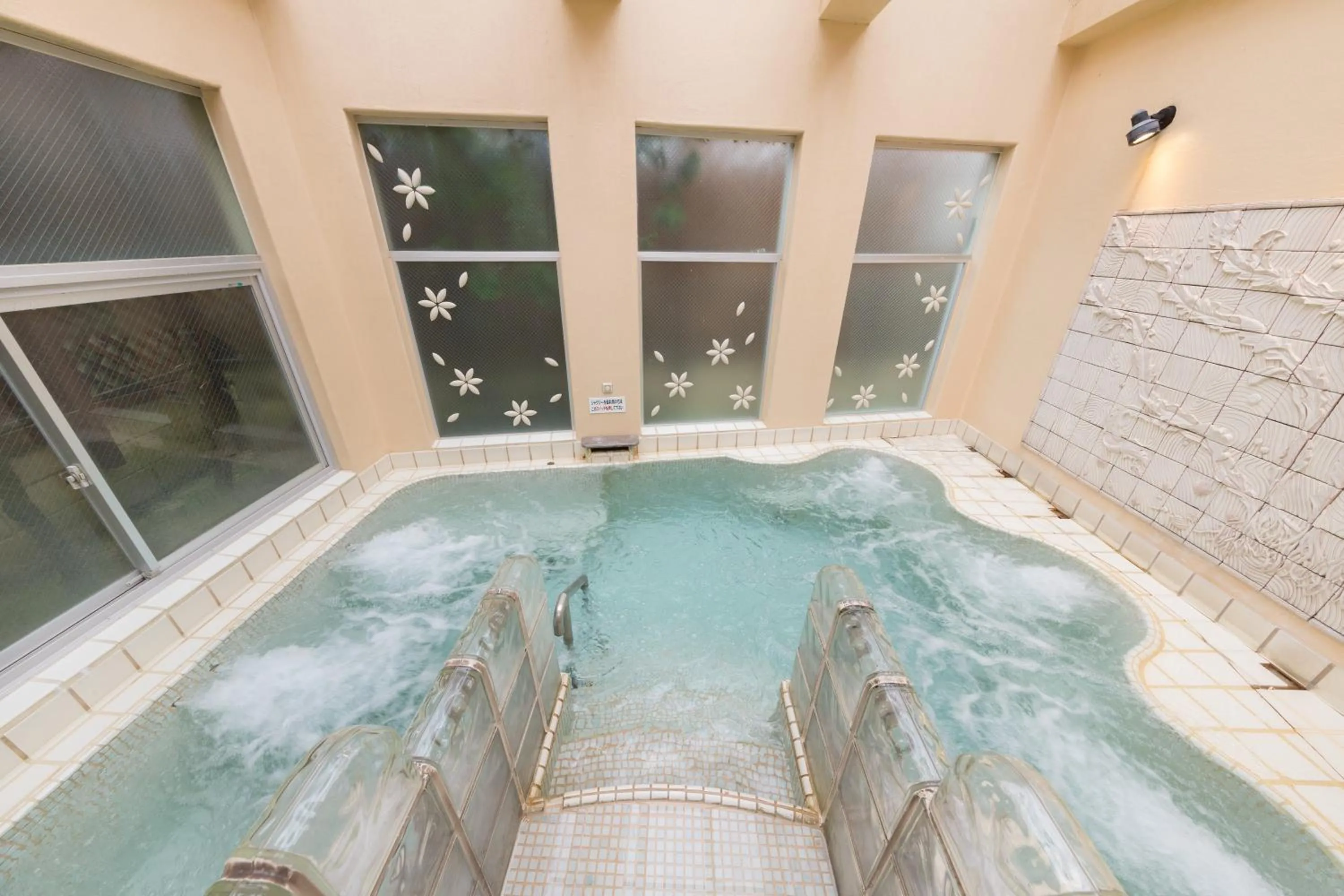 Hot Spring Bath in Poppy Springs Resort & Spa
