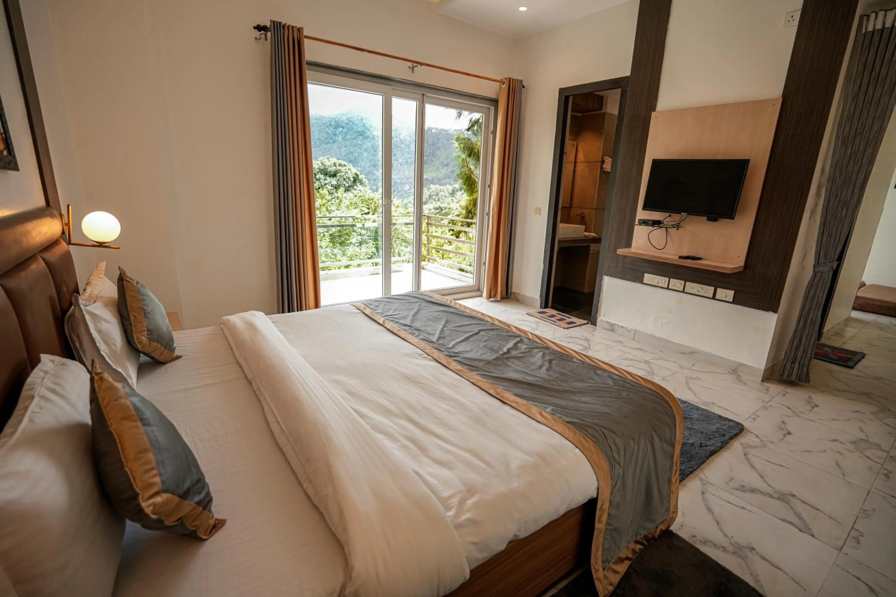 Bed in Chirping Hills Resort,Bhimtal