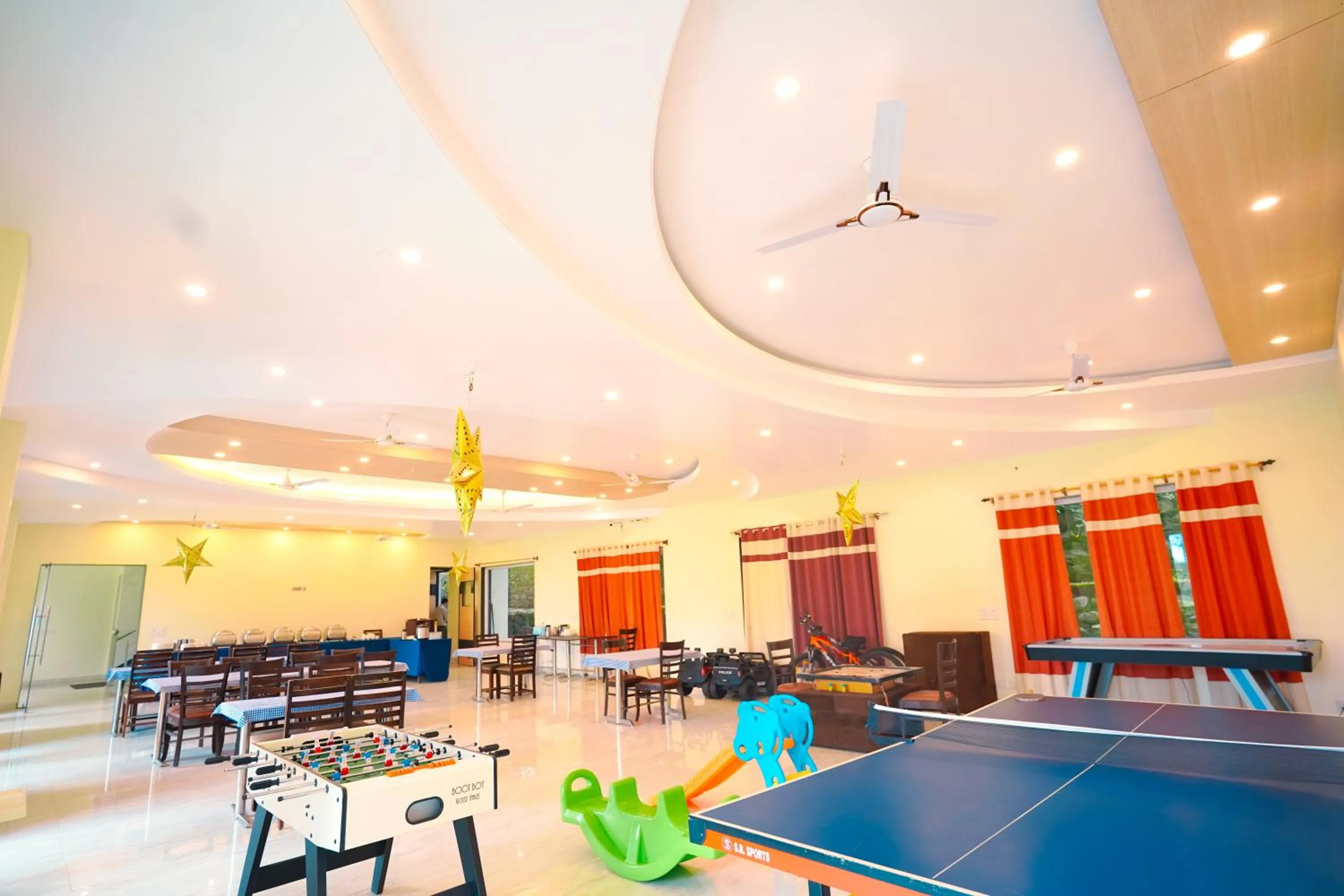 Restaurant/places to eat in Chirping Hills Resort,Bhimtal