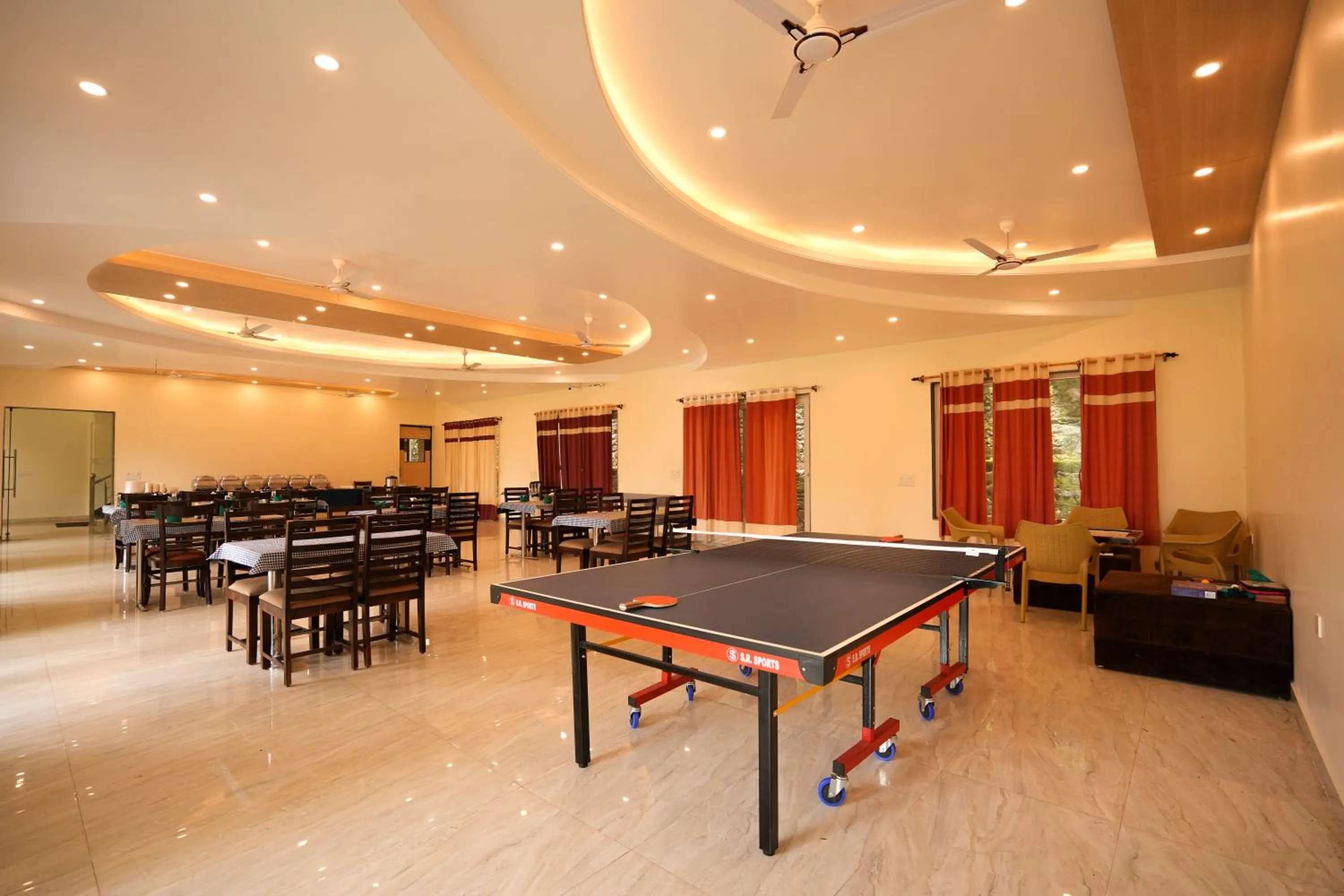 Restaurant/places to eat in Chirping Hills Resort,Bhimtal