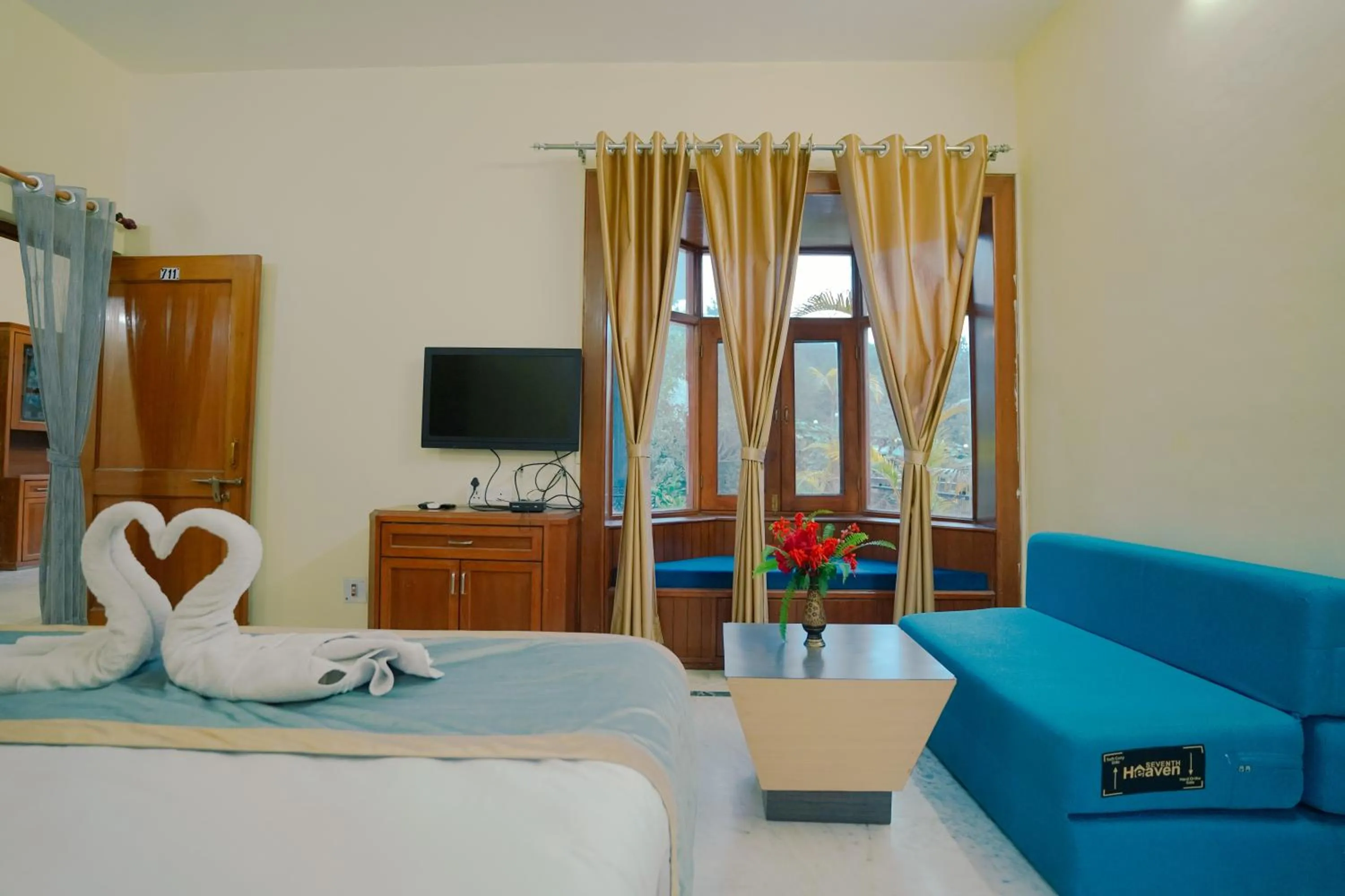 Bedroom, Bed in Chirping Hills Resort,Bhimtal