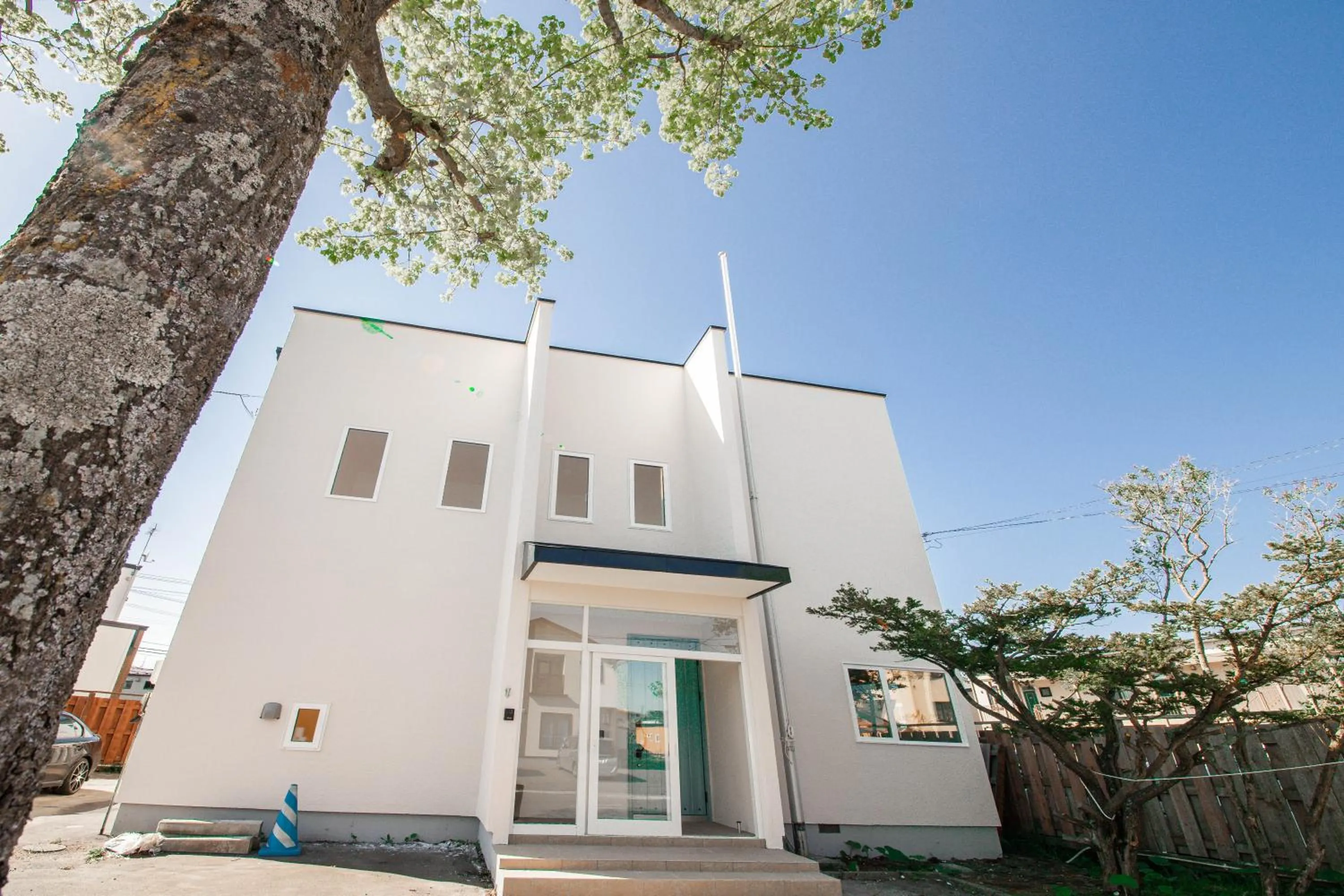 Property building in THE SUN LOUNGE