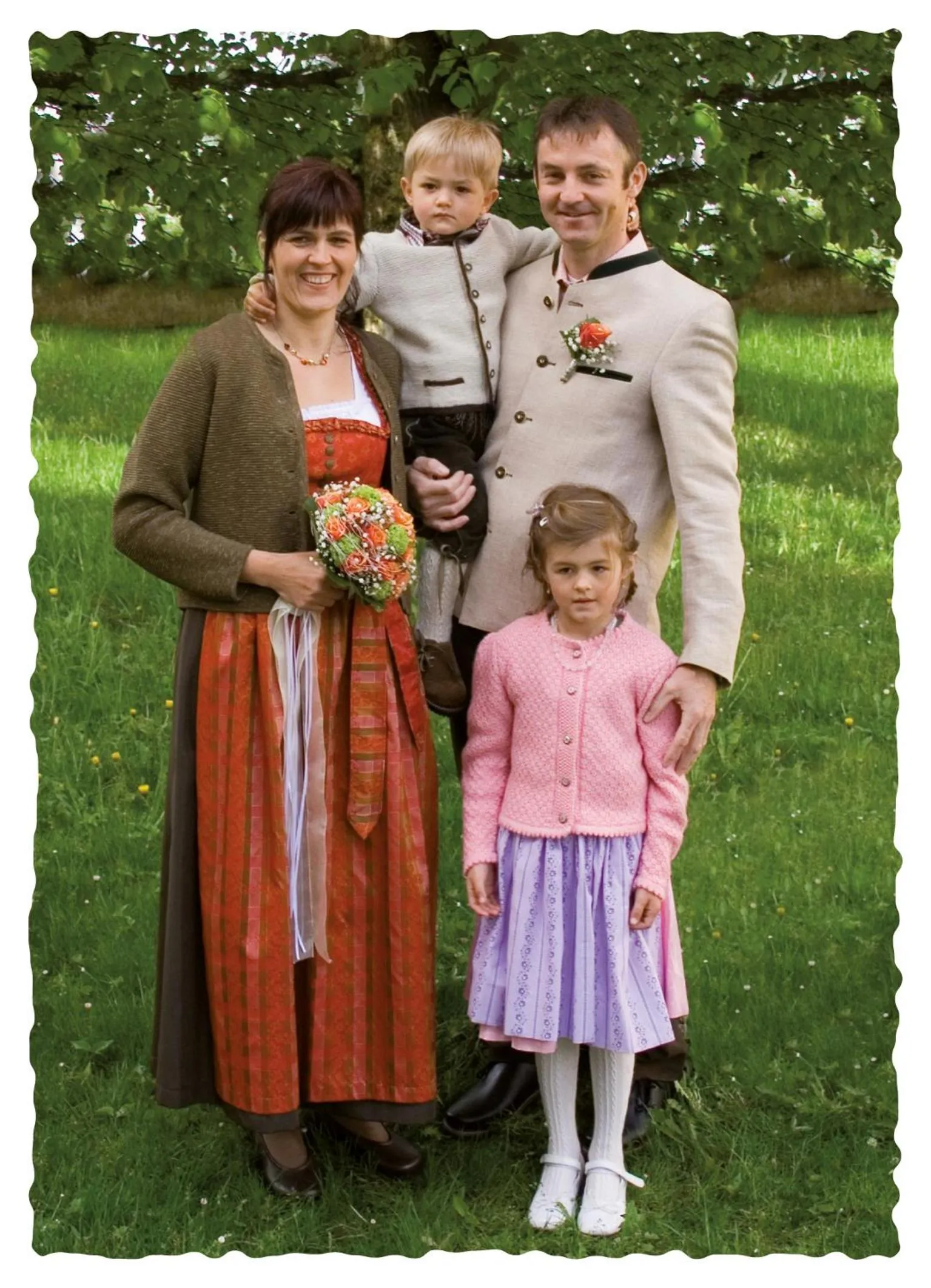 Family in Am Waldrand