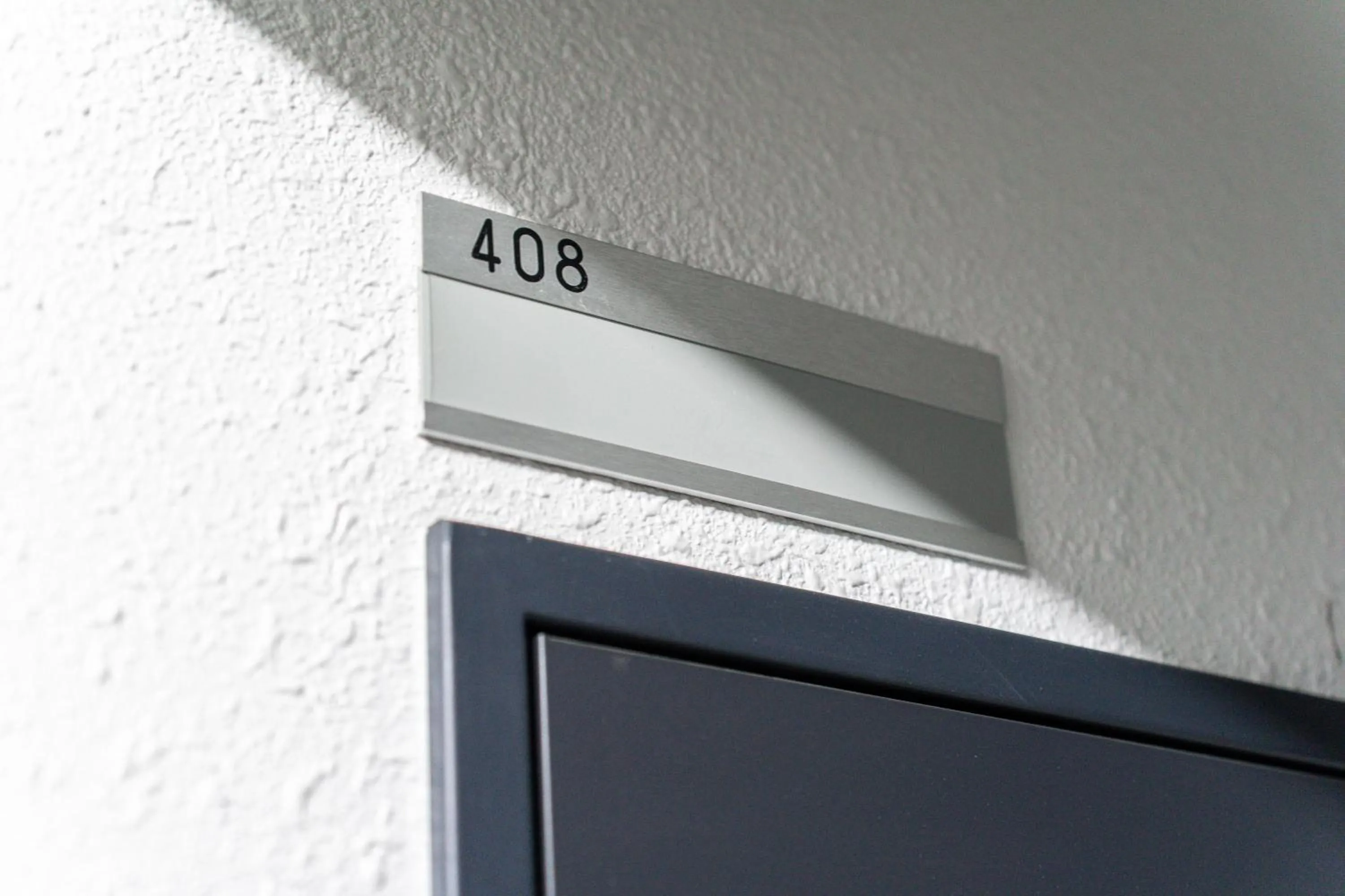 Facade/entrance in YELLOW