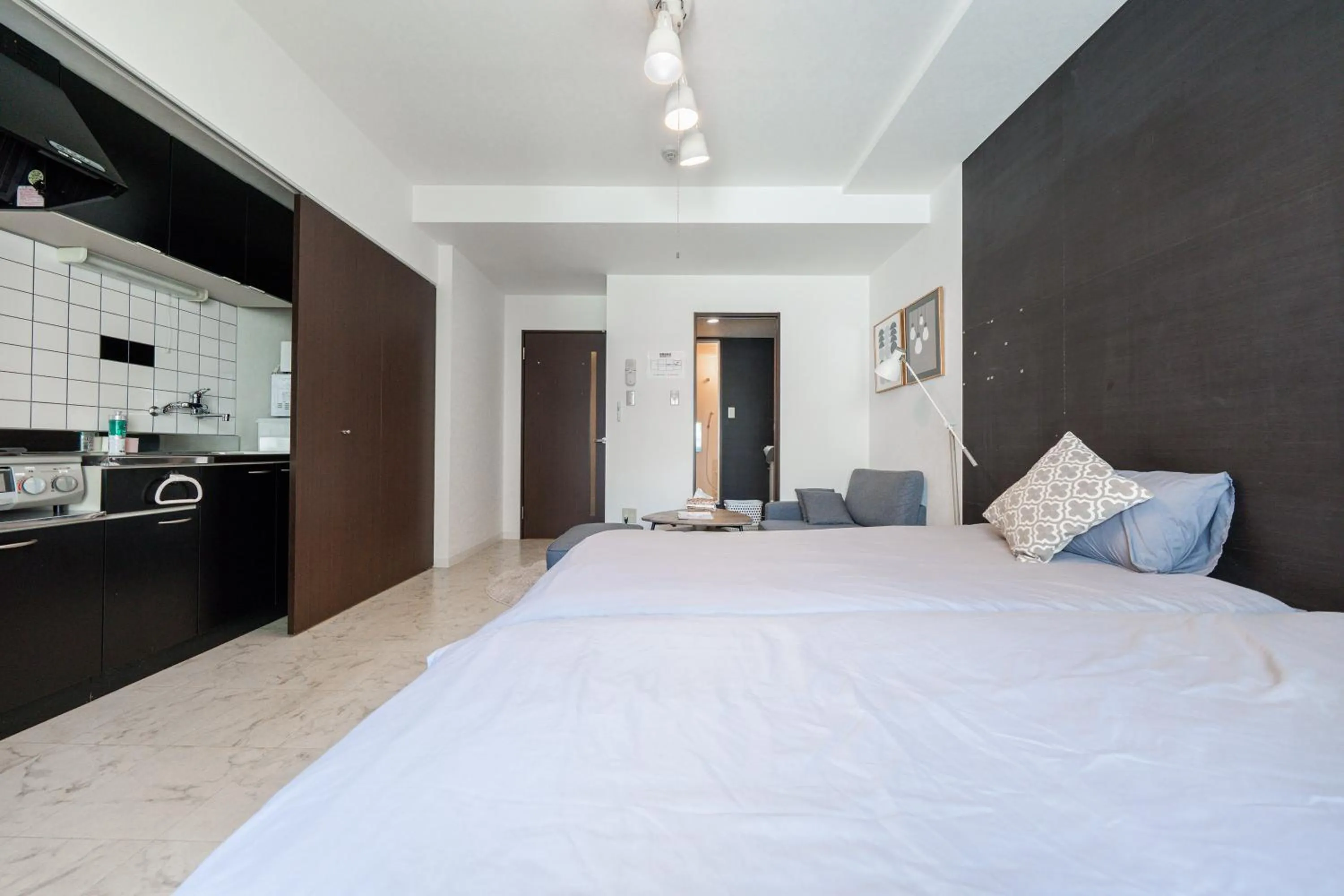 Bedroom, Bed in YELLOW