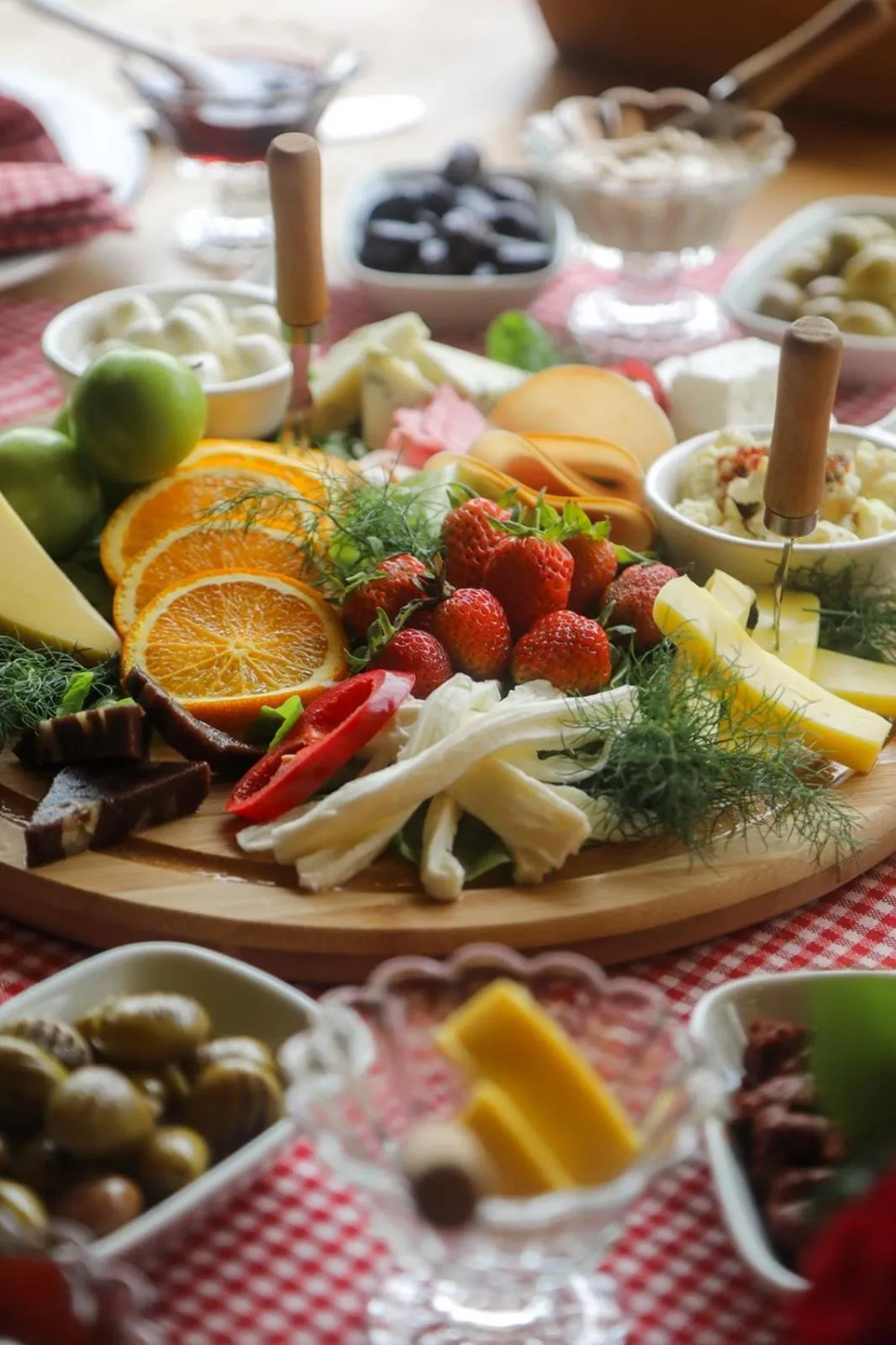 Buffet breakfast in Yamacda Suit Otel