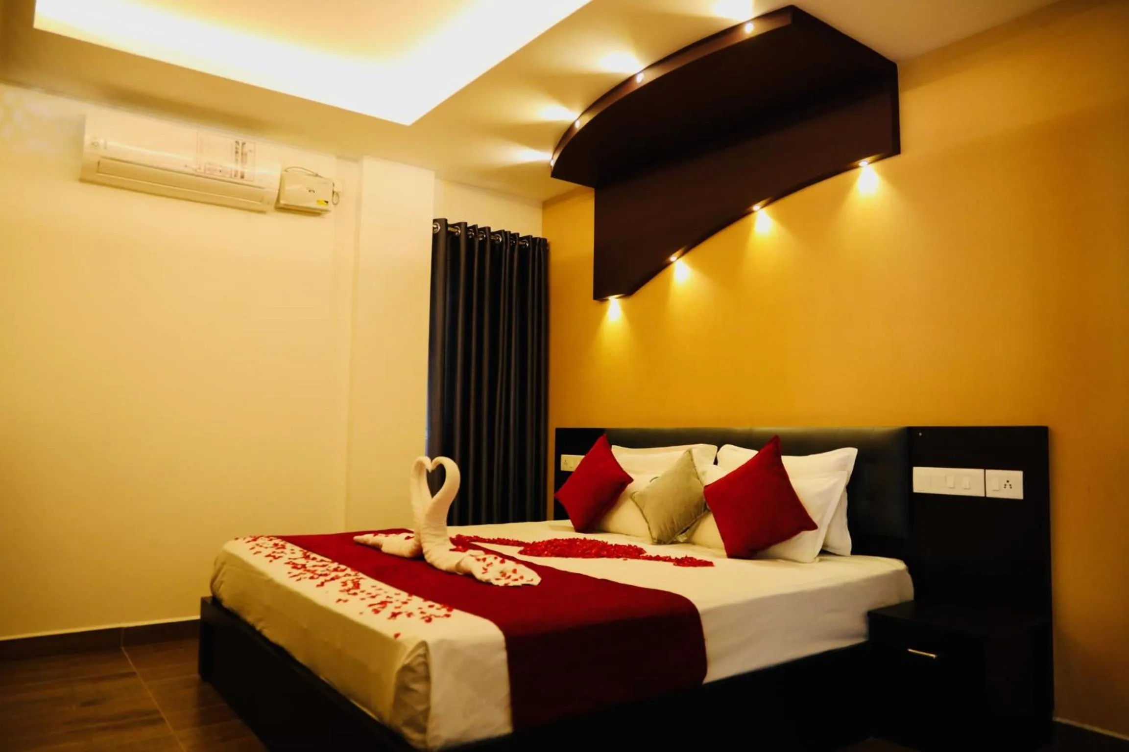 Bed in Igloo Heritage Resorts