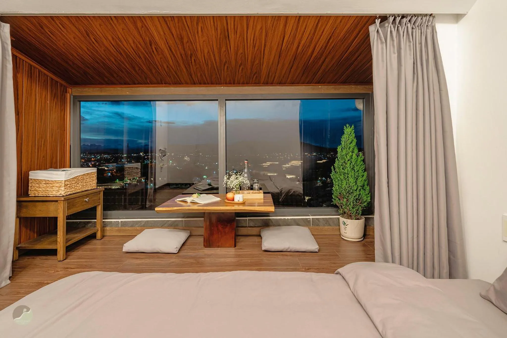 Seating area, Bed in Miền Sương Khói - Home & Café