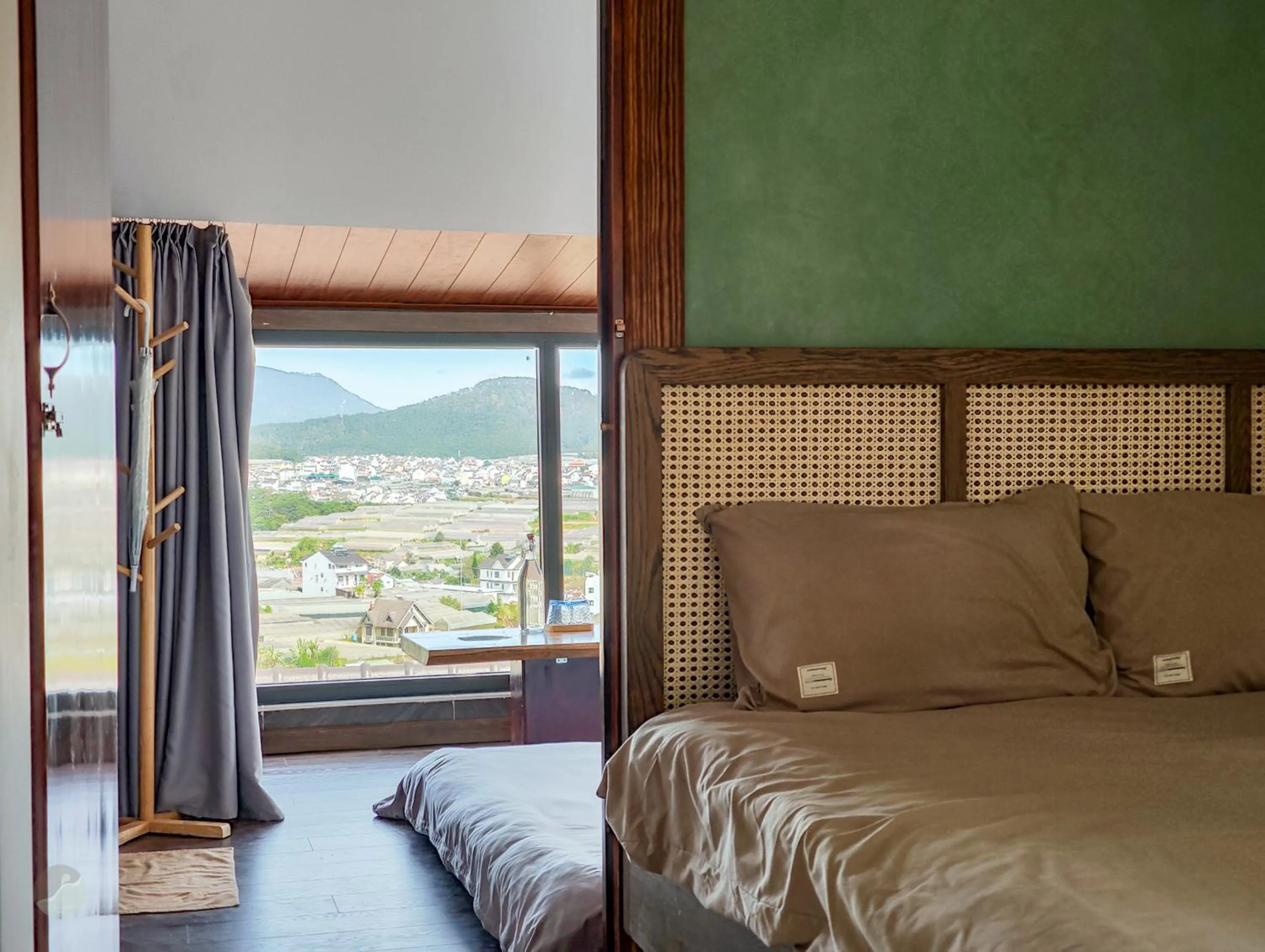 Bed in Miền Sương Khói - Home & Café