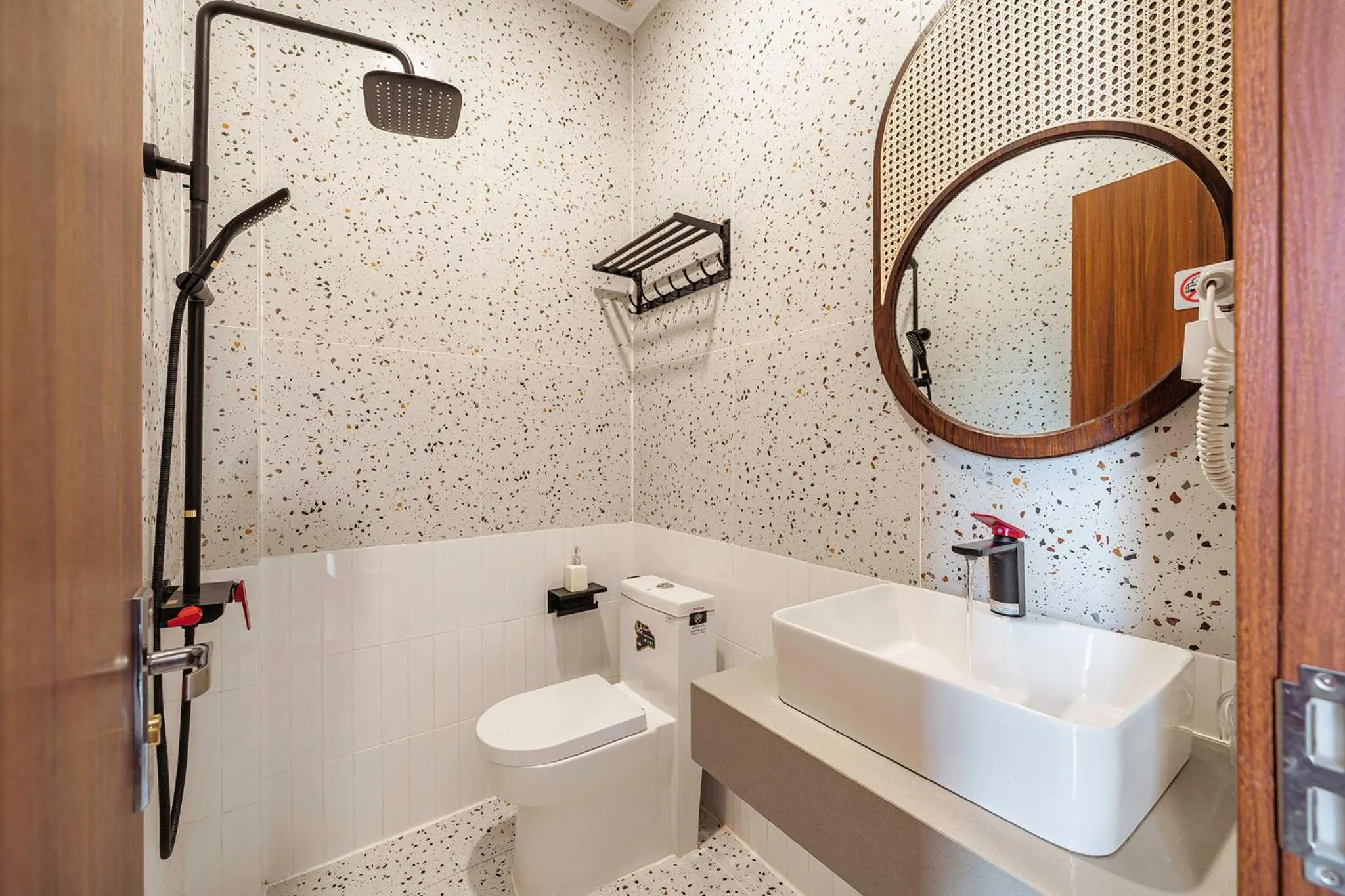 Bathroom in Miền Sương Khói - Home & Café