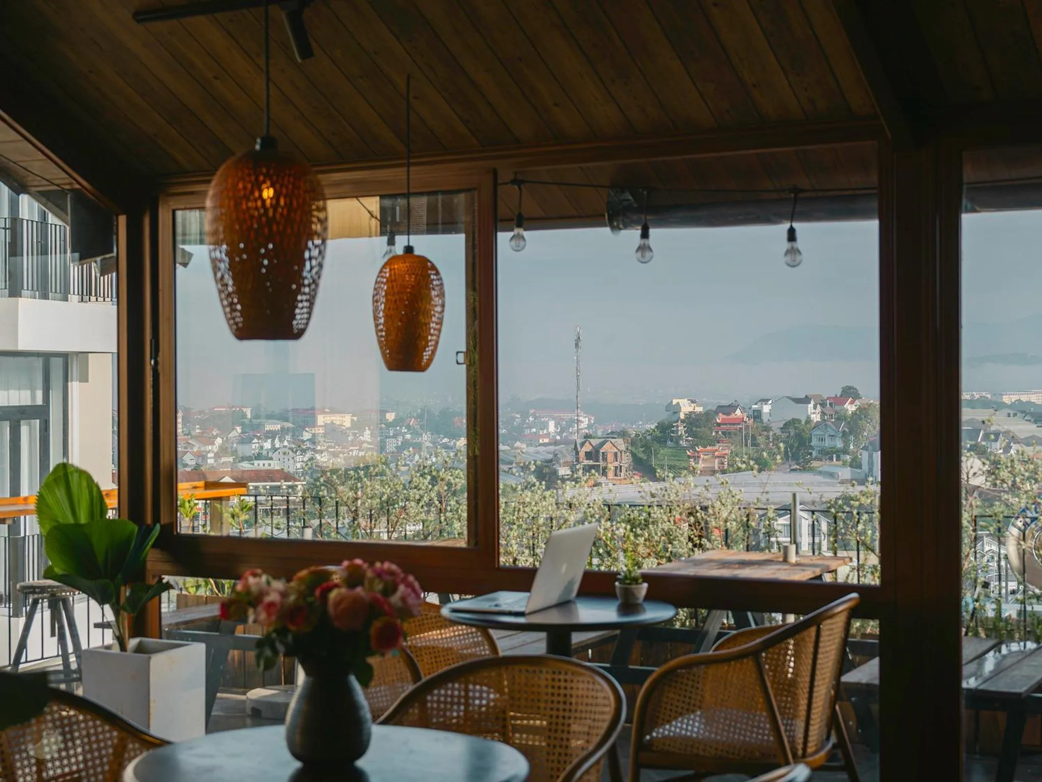 Miền Sương Khói - Home & Café