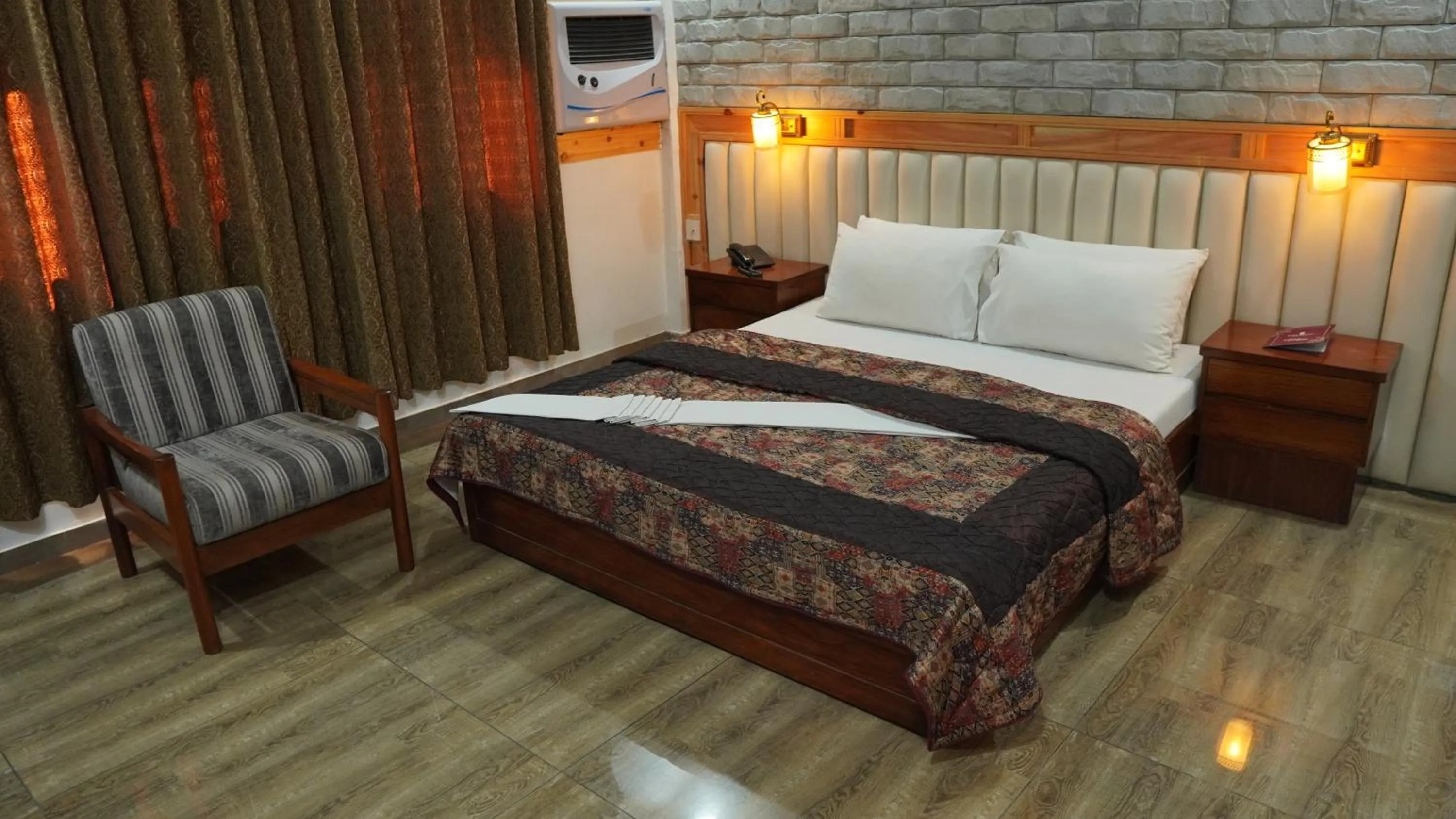 Bedroom, Bed in Park Hotel Gilgit