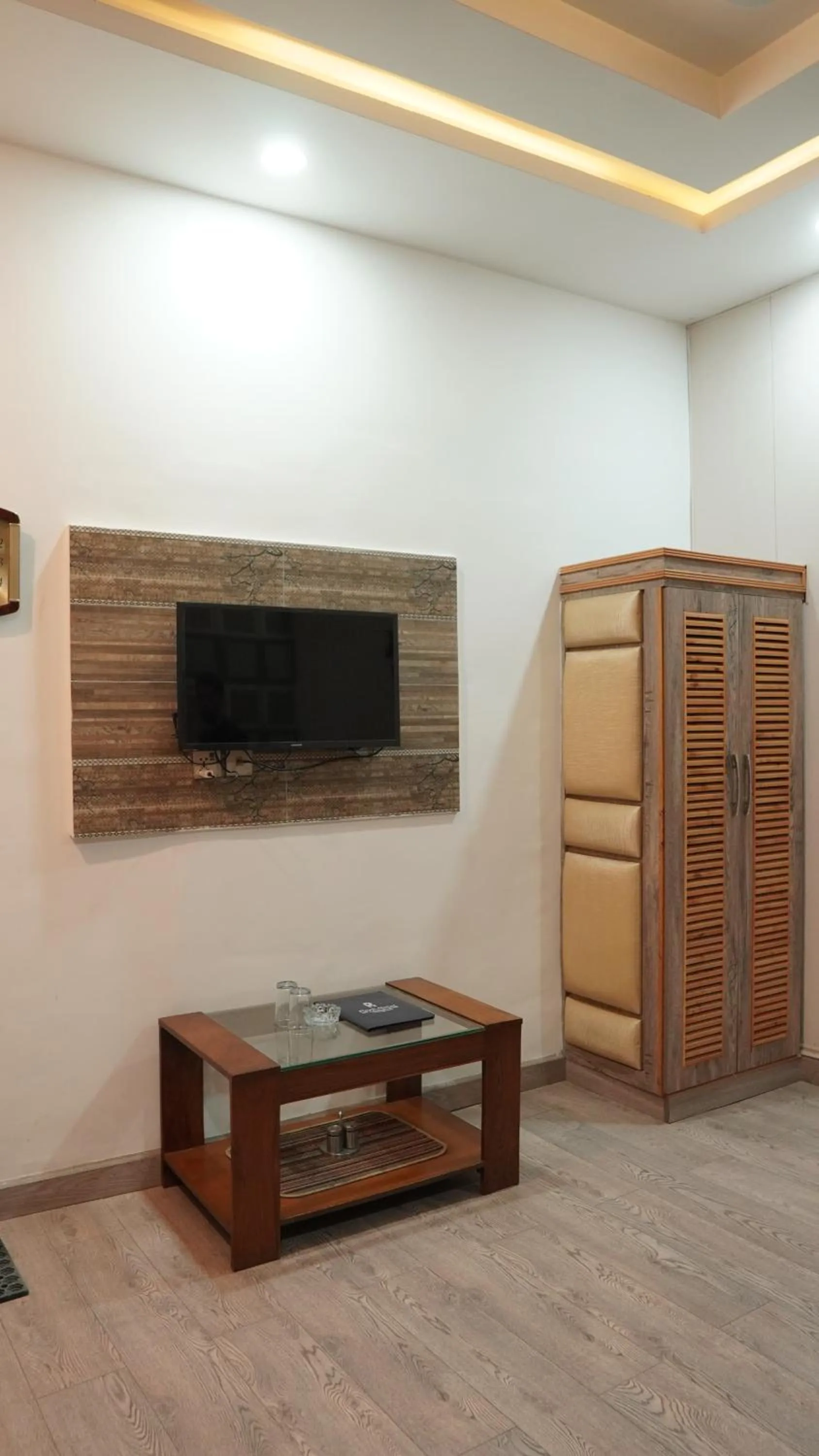 wardrobe in Park Hotel Gilgit