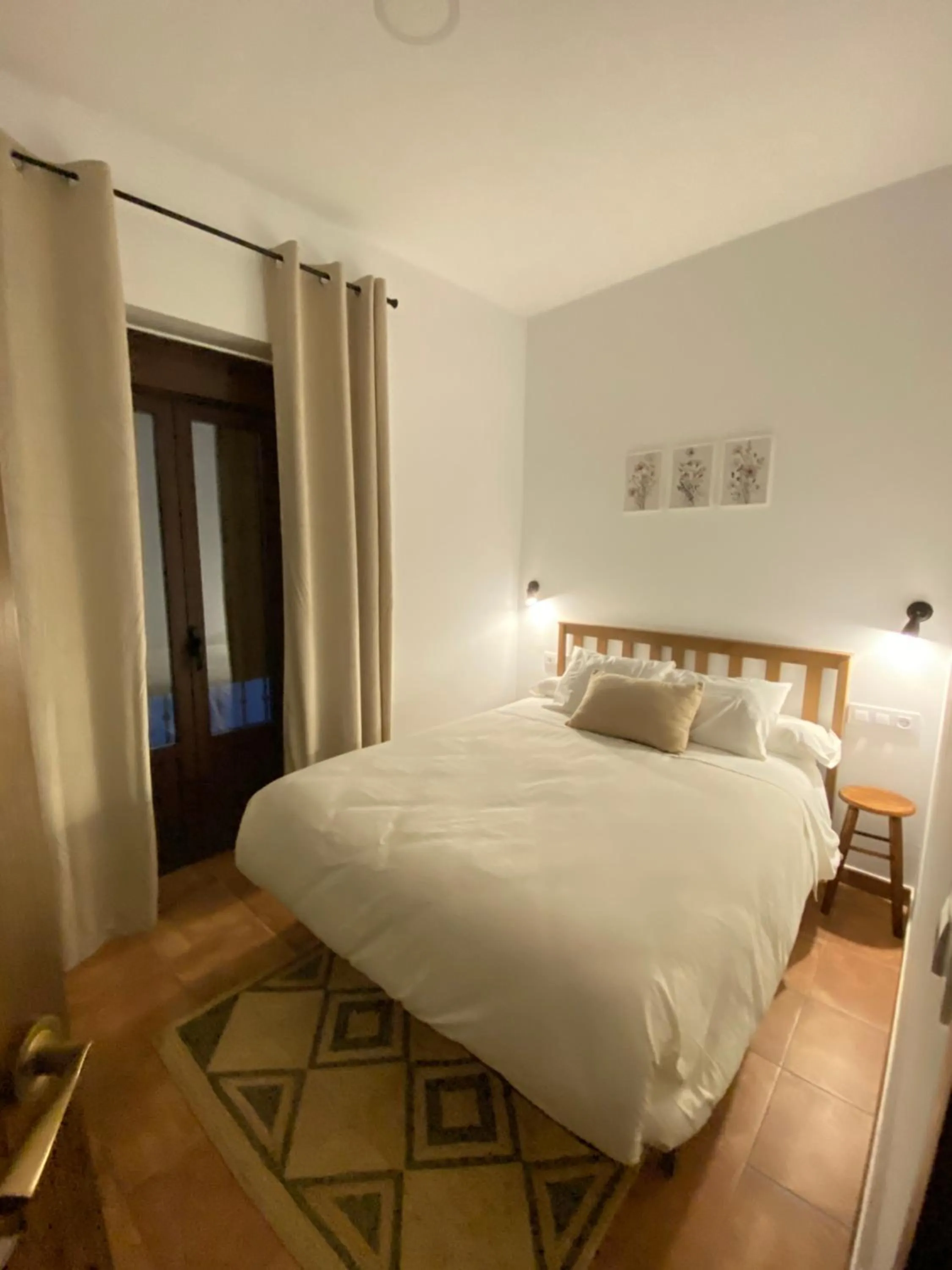 Bedroom, Bed in Apartamentos rurales, La Casa de Baltasar