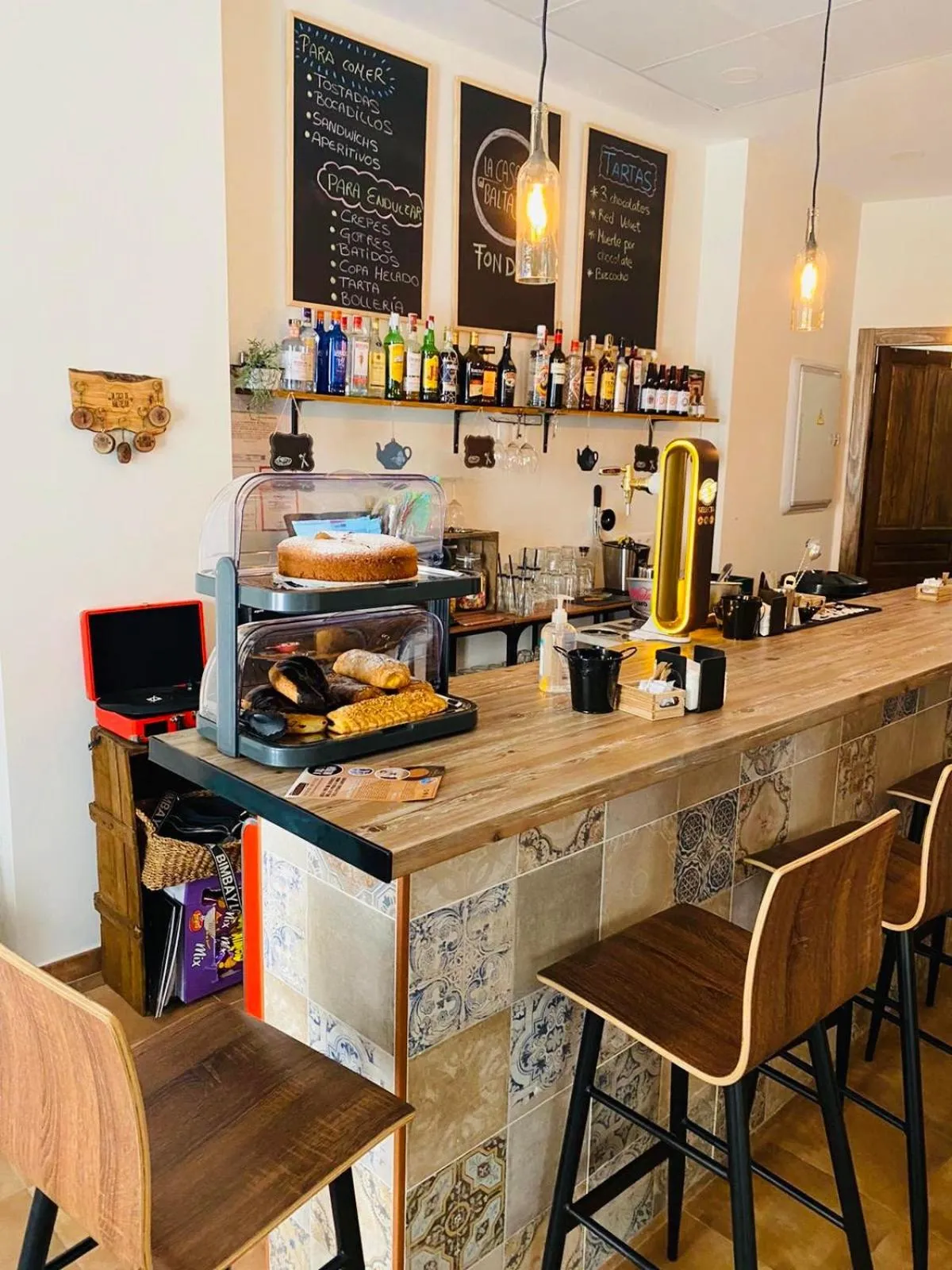 Lounge or bar in Apartamentos rurales, La Casa de Baltasar