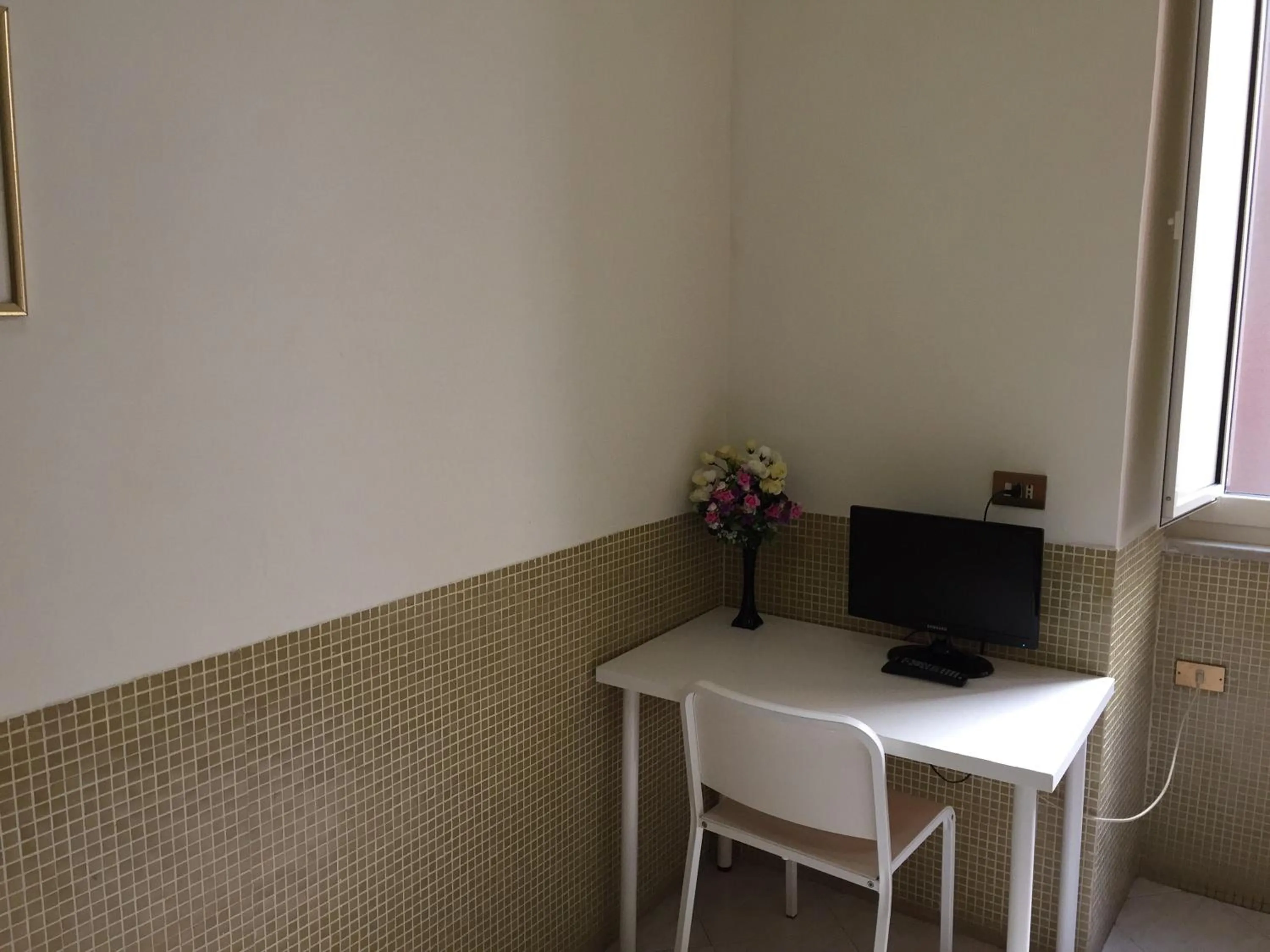 TV and multimedia in Hotel Vittorio Veneto Napoli