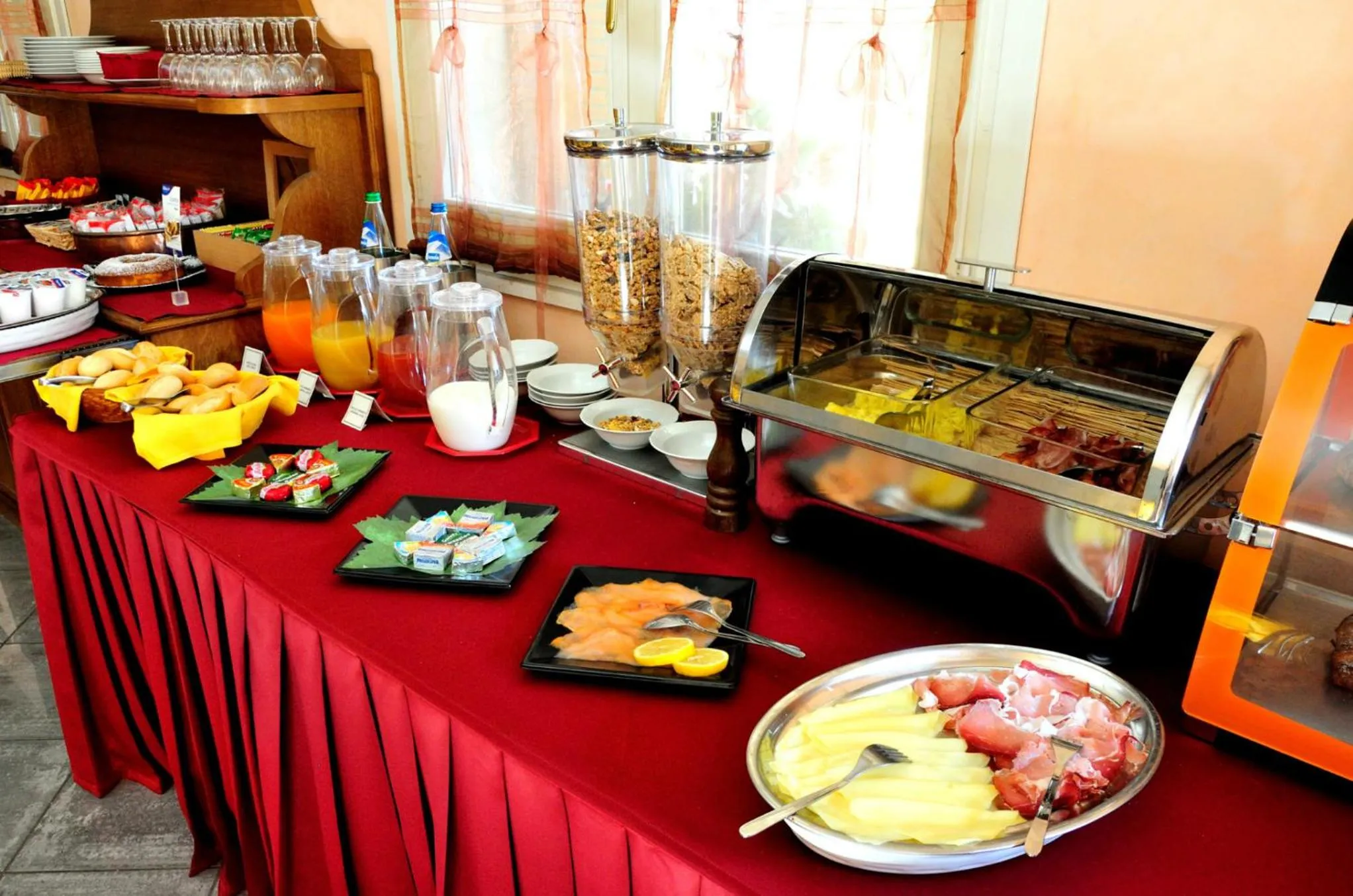 Buffet breakfast in Hotel Villa Molinari