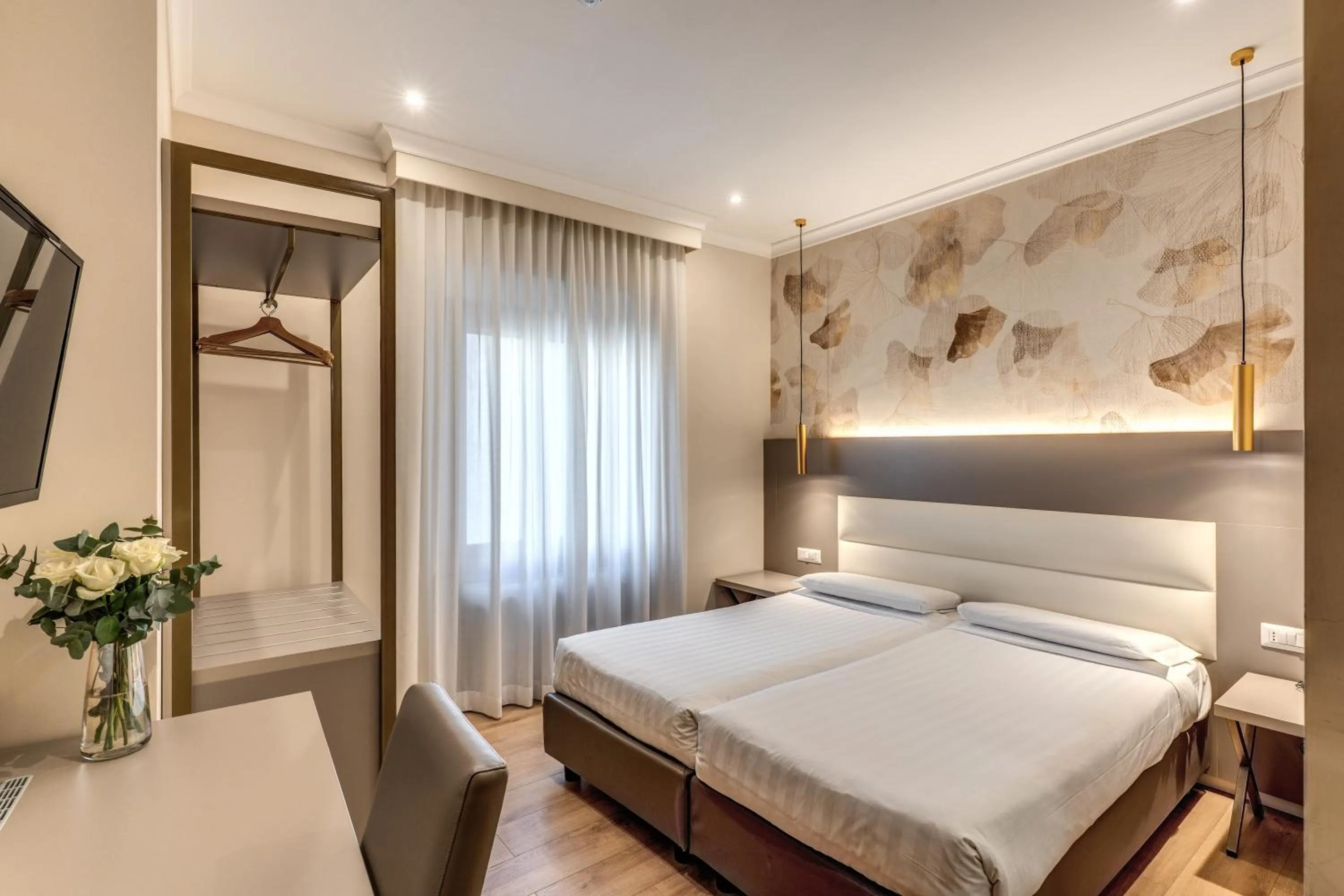 Bedroom, Bed in Flower Garden Hotel