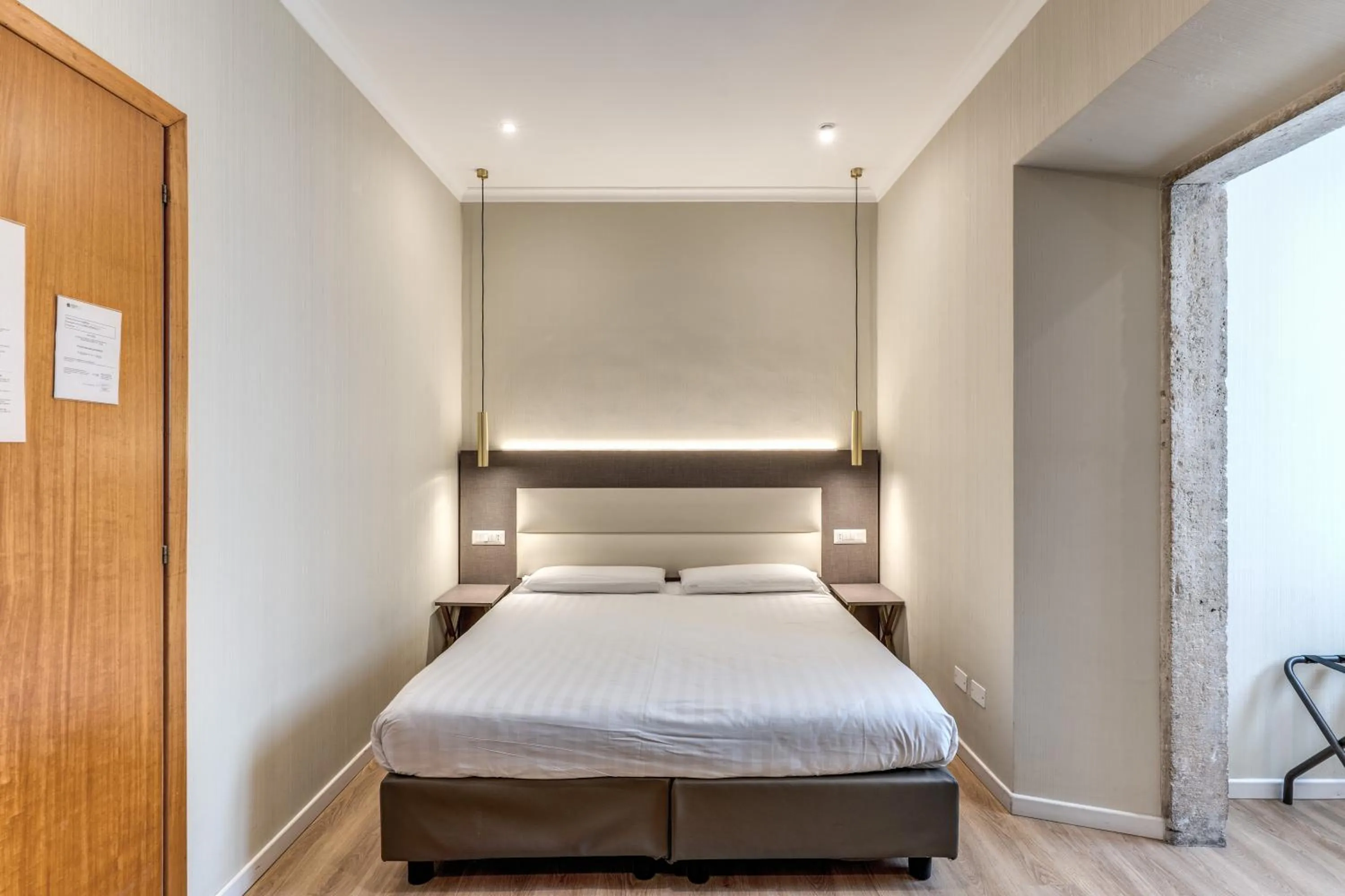 Bedroom, Bed in Flower Garden Hotel