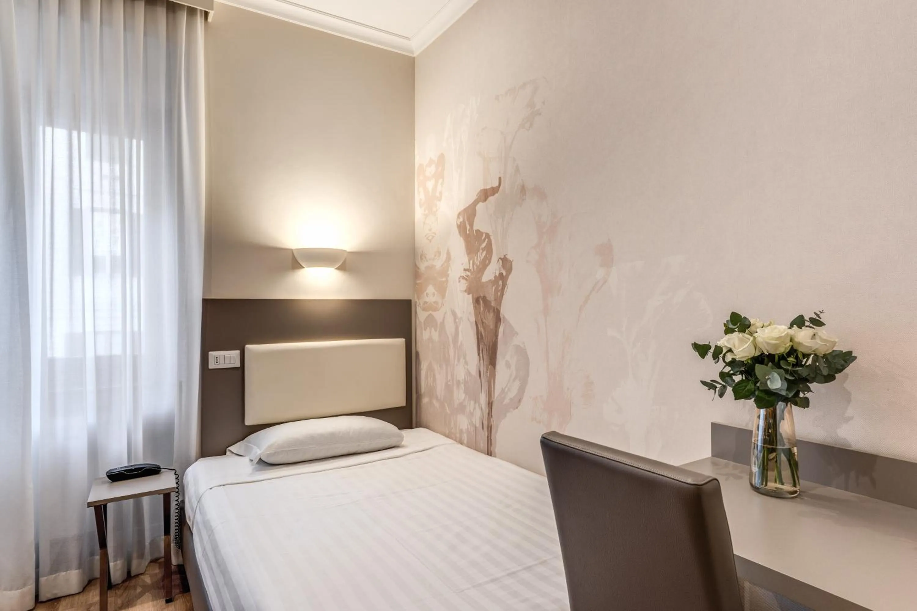 Bedroom, Bed in Flower Garden Hotel