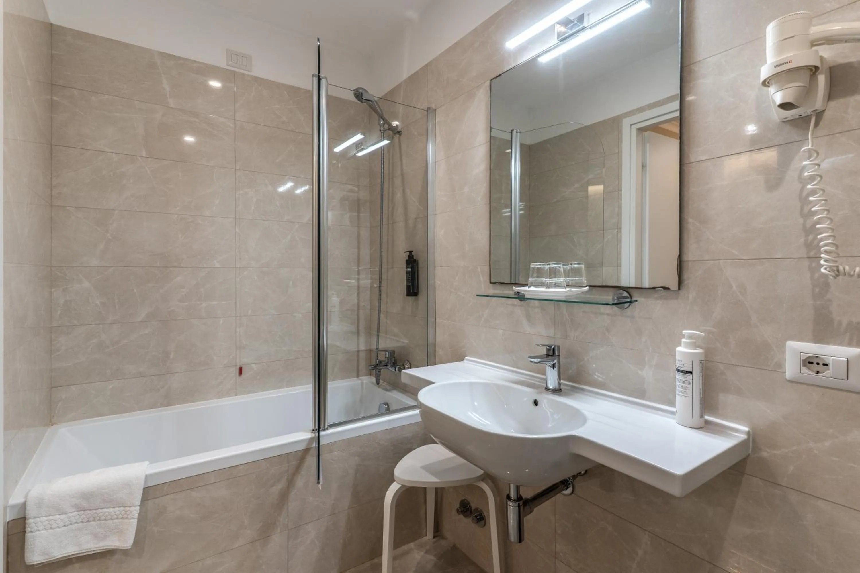 Bathroom in Flower Garden Hotel