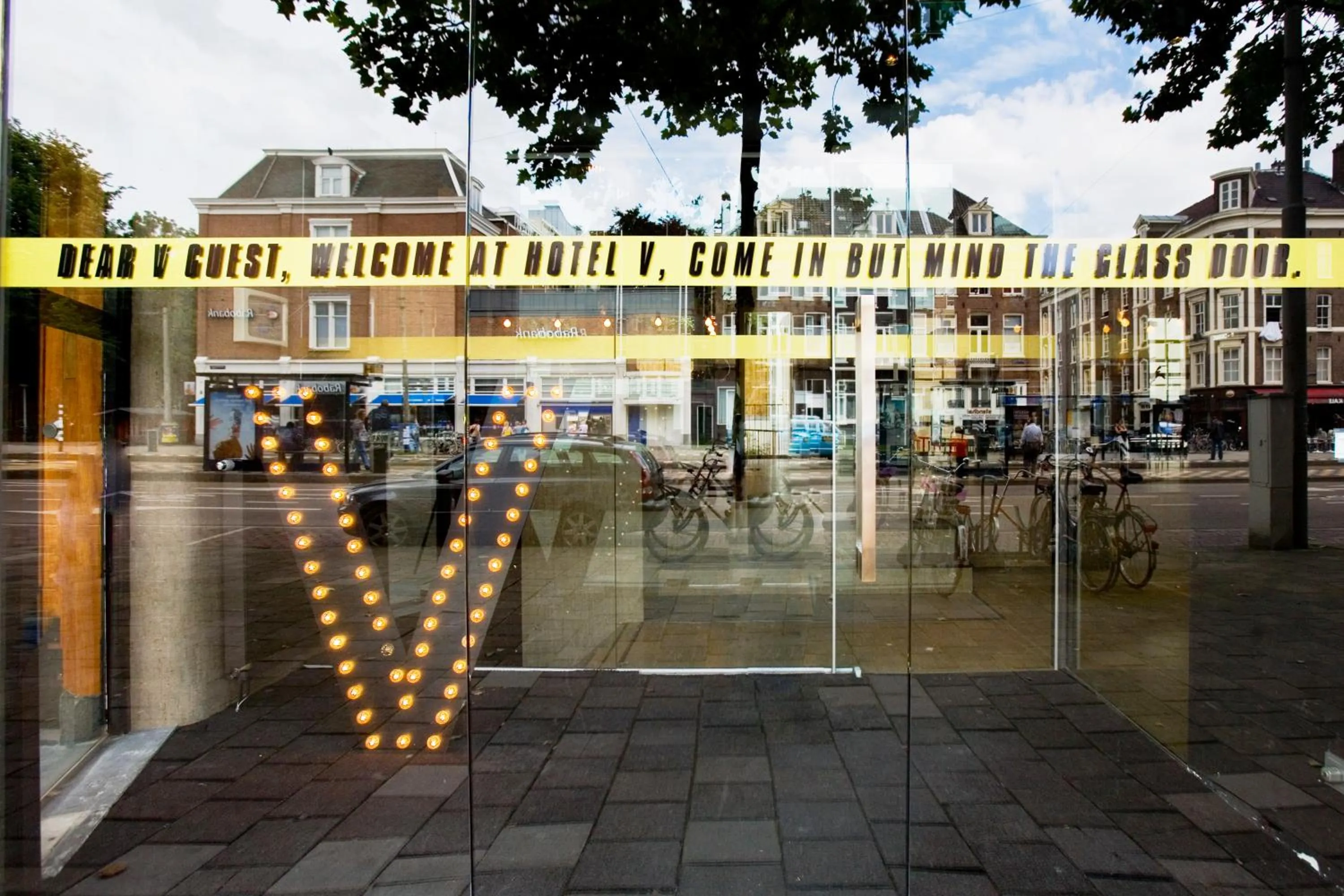 Facade/entrance in V Lofts