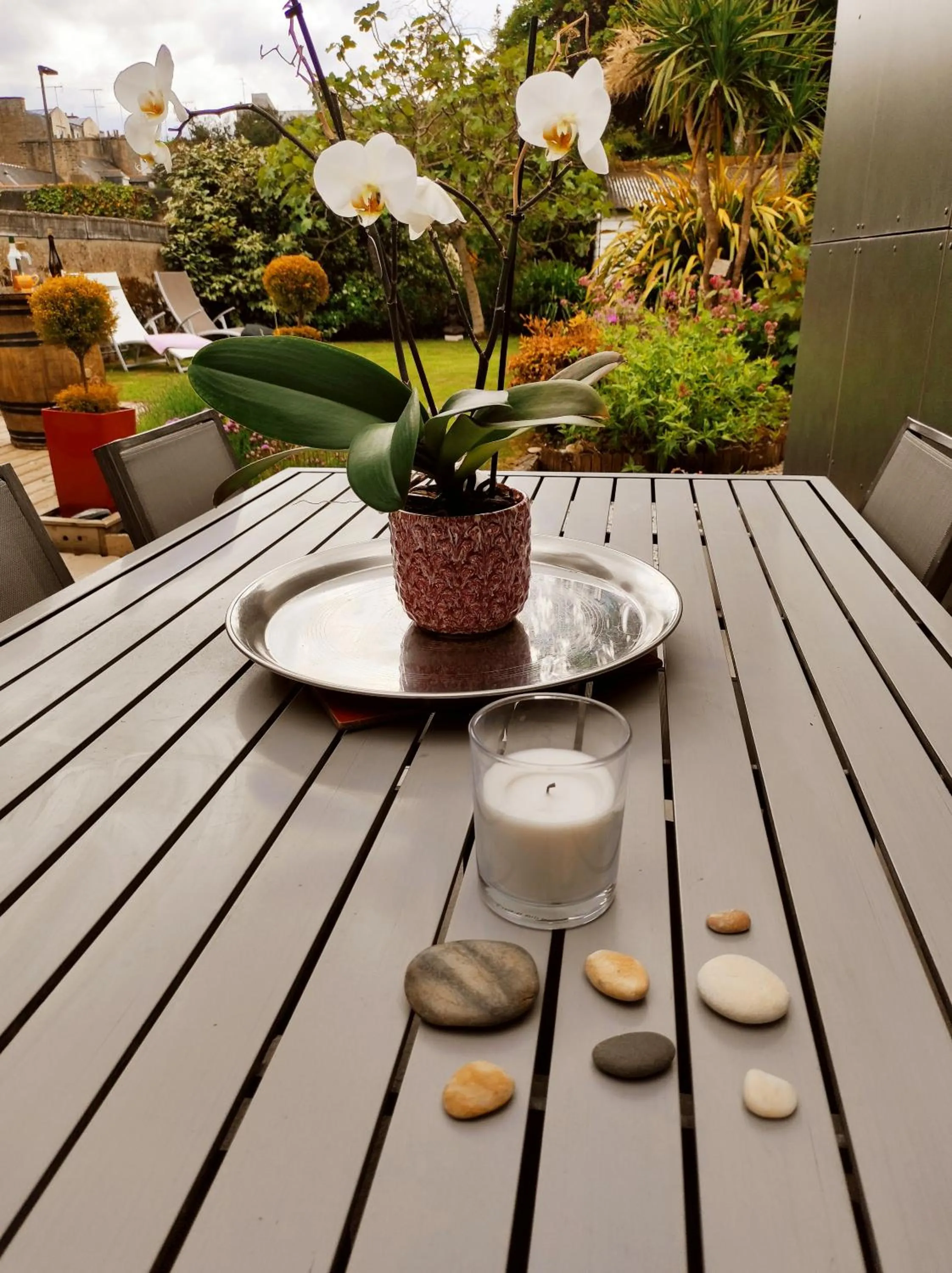 Patio in Aux Trois Palmiers