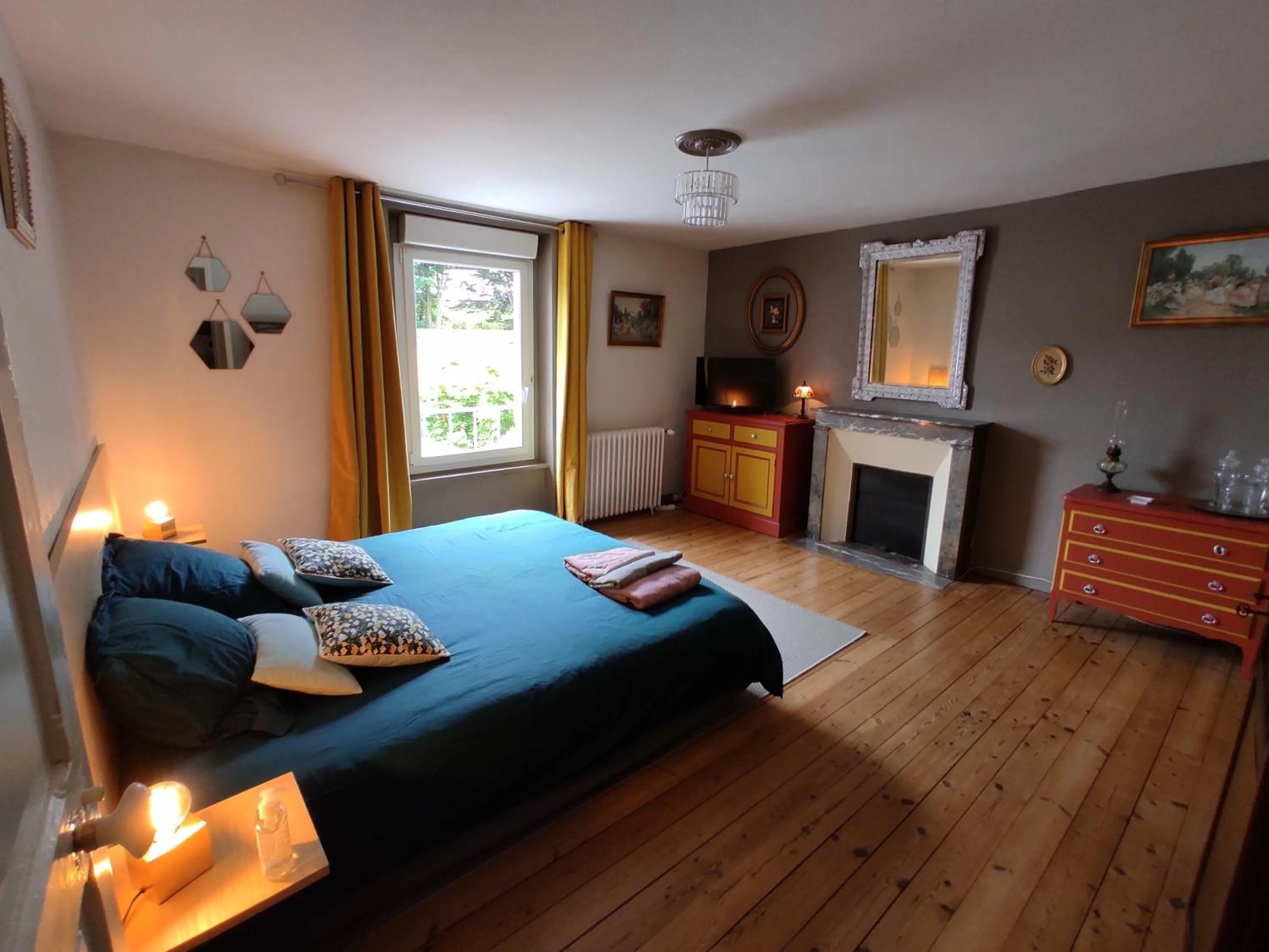 Double Room with Private Bathroom in Aux Trois Palmiers