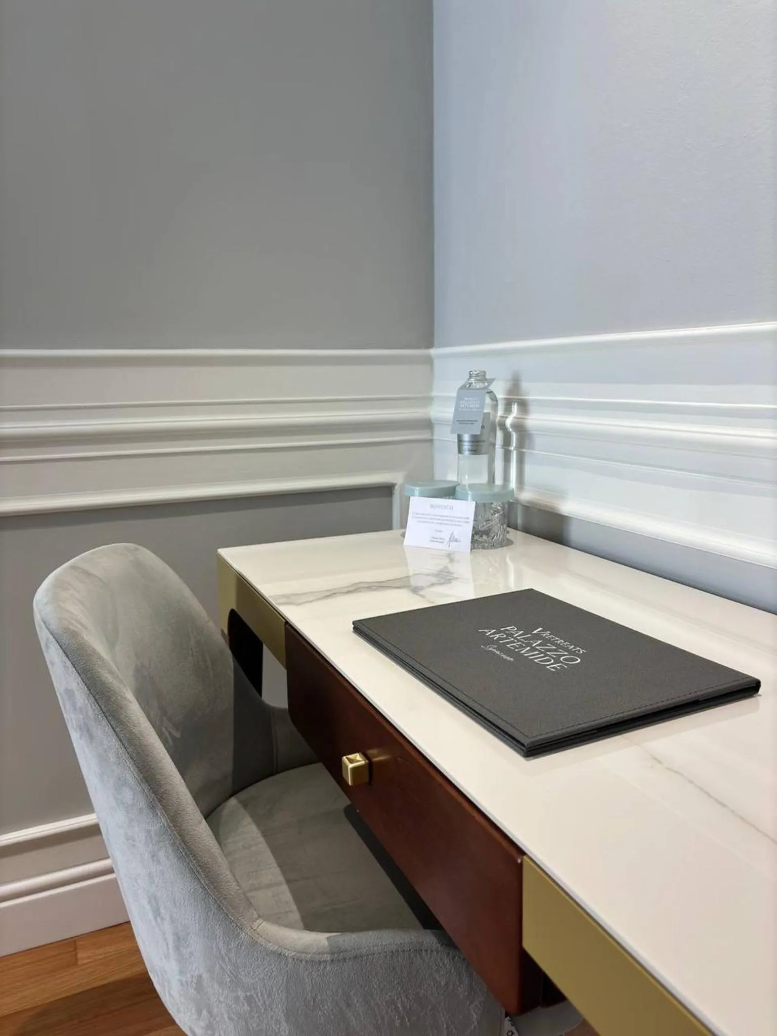 Seating area in Hotel Roma