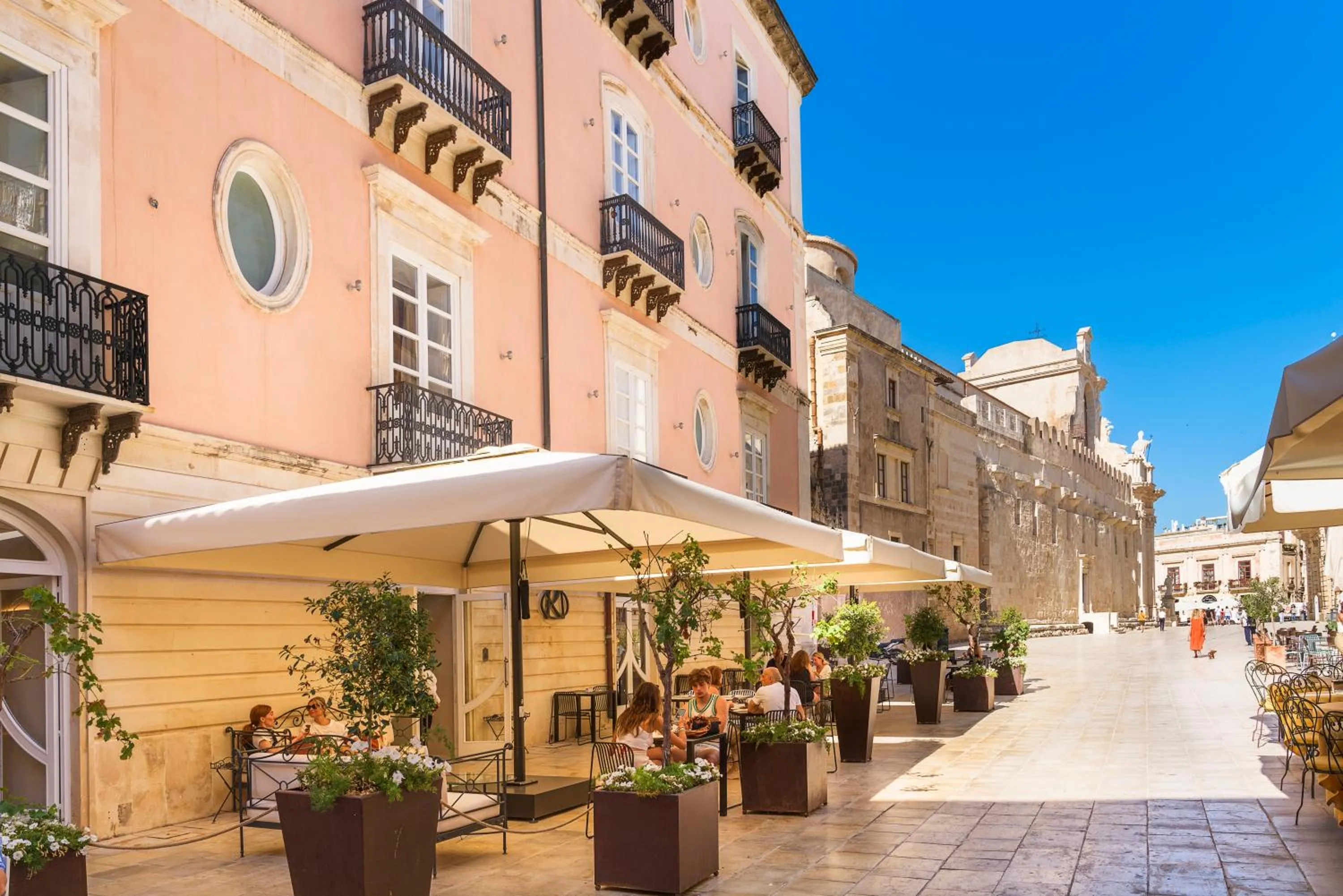 Property building in Hotel Roma