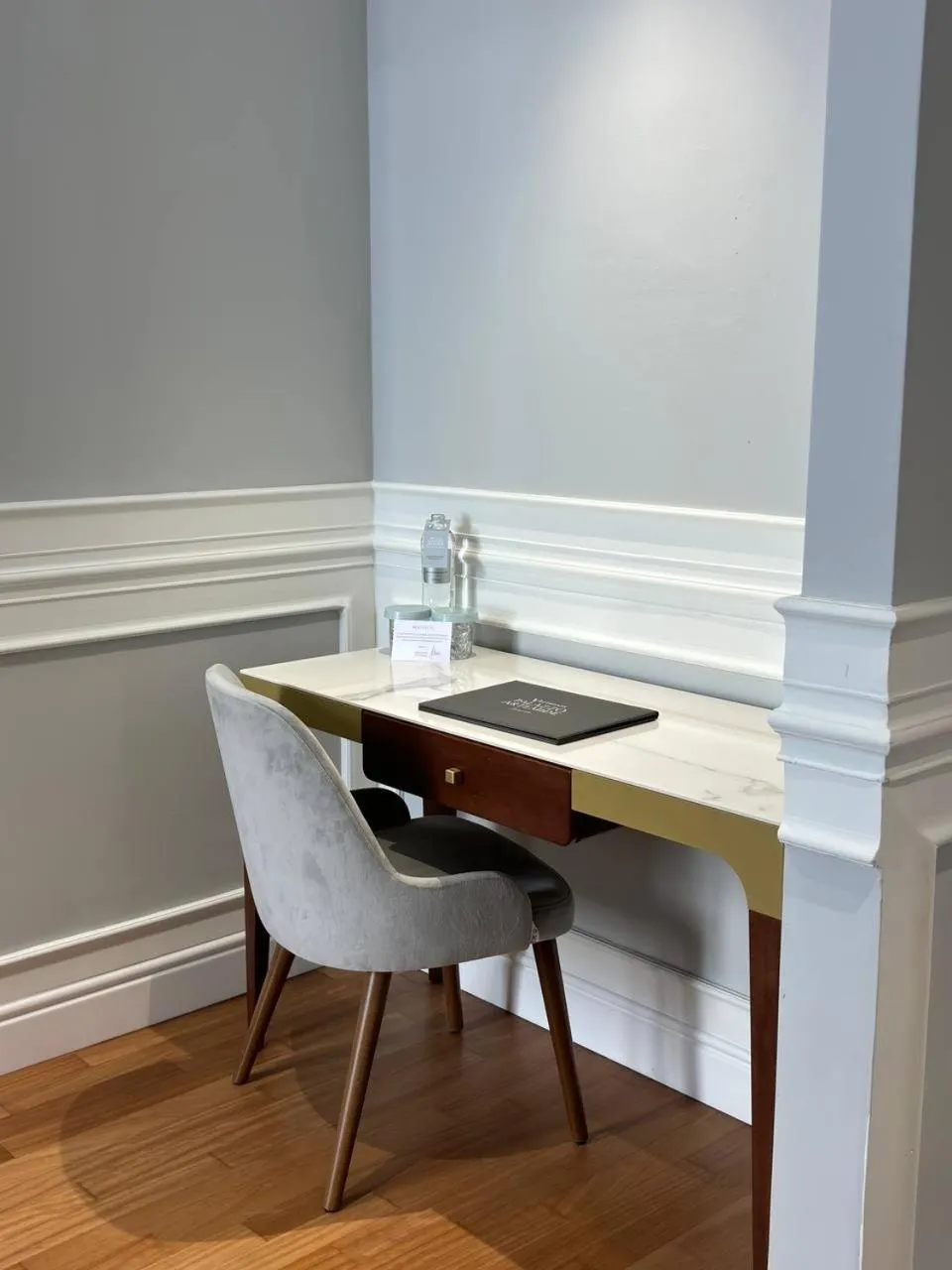 Seating area in Hotel Roma