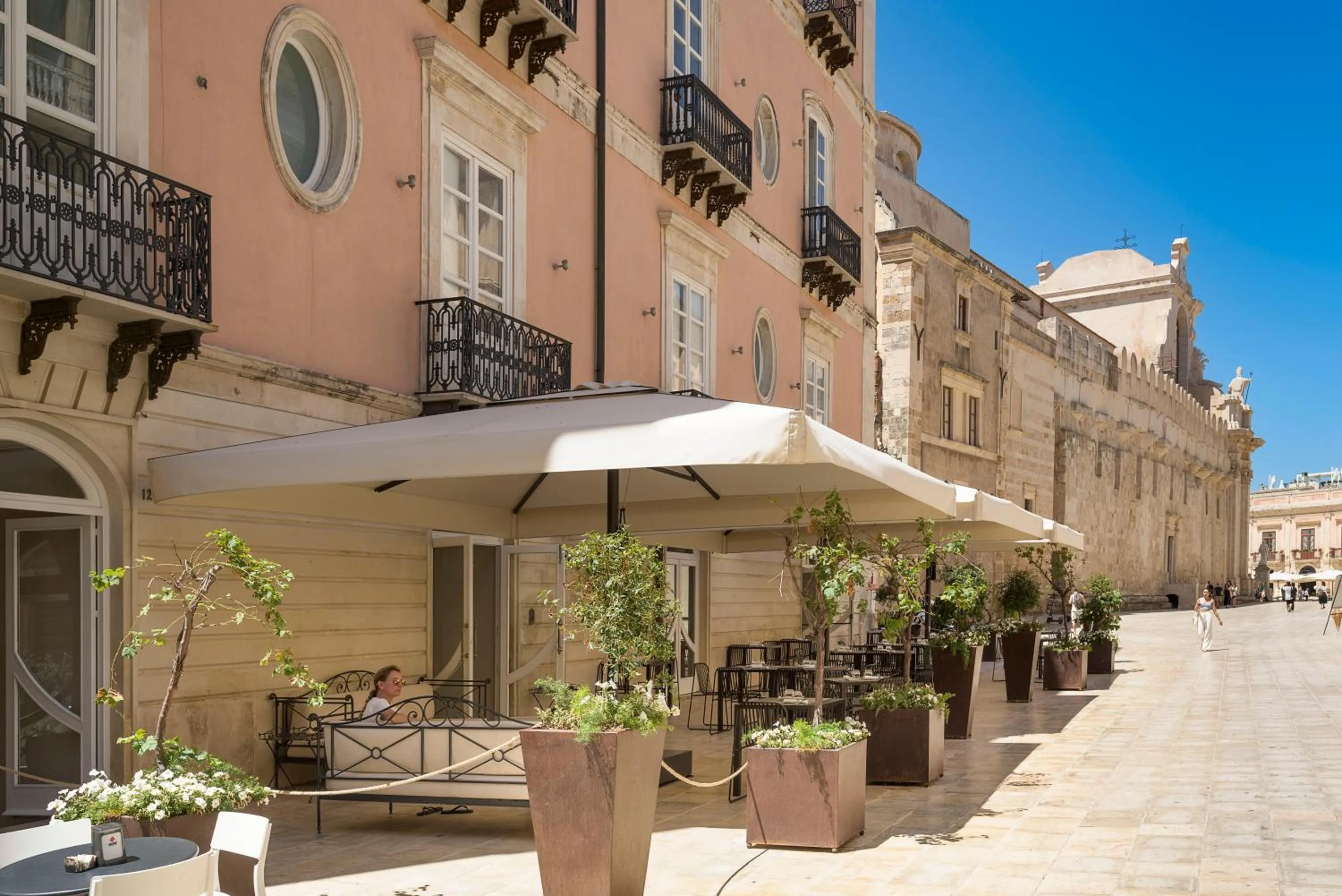 Property building, Restaurant/Places to Eat in Hotel Roma