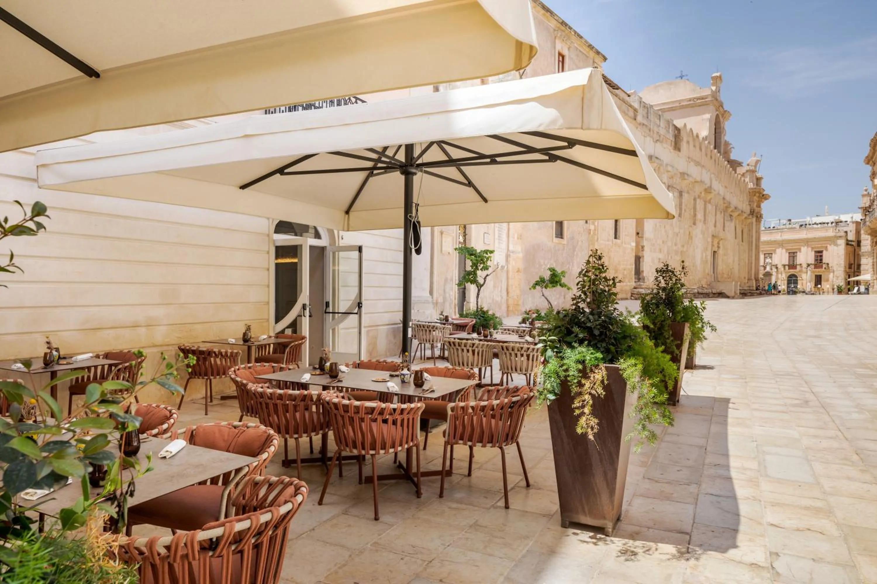 Restaurant/Places to Eat in Hotel Roma