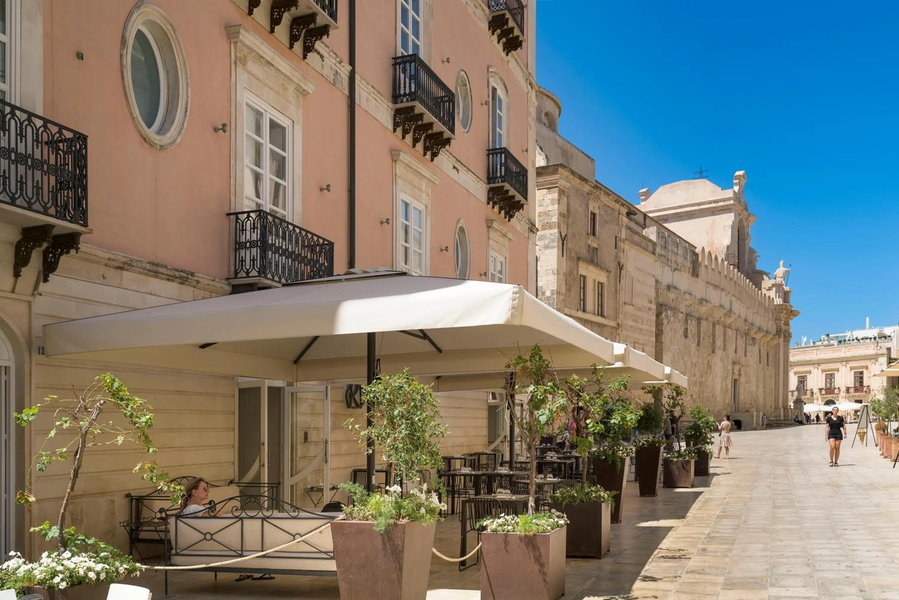 Restaurant/places to eat, Property Building in Hotel Roma