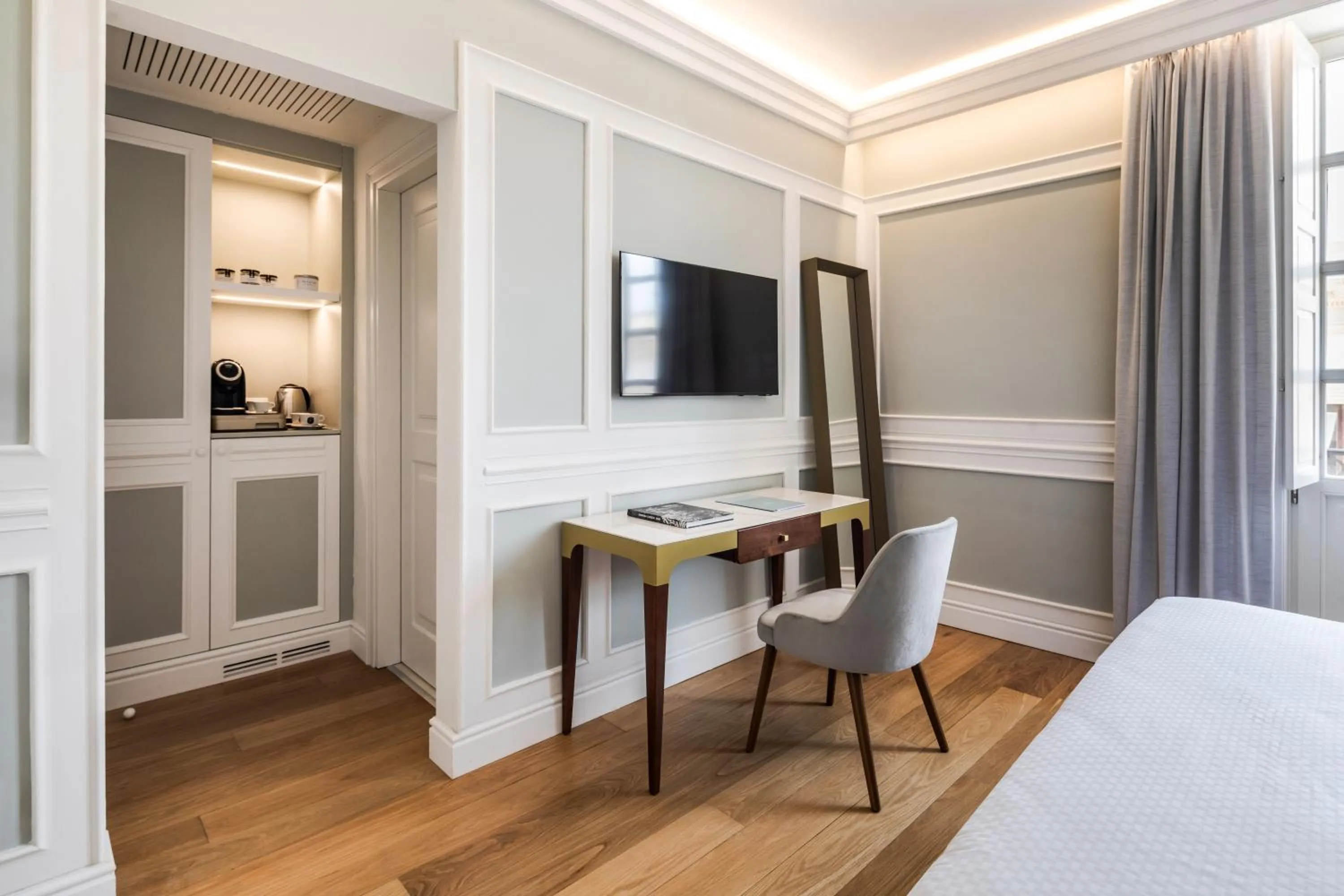 Bedroom, Bed in Hotel Roma