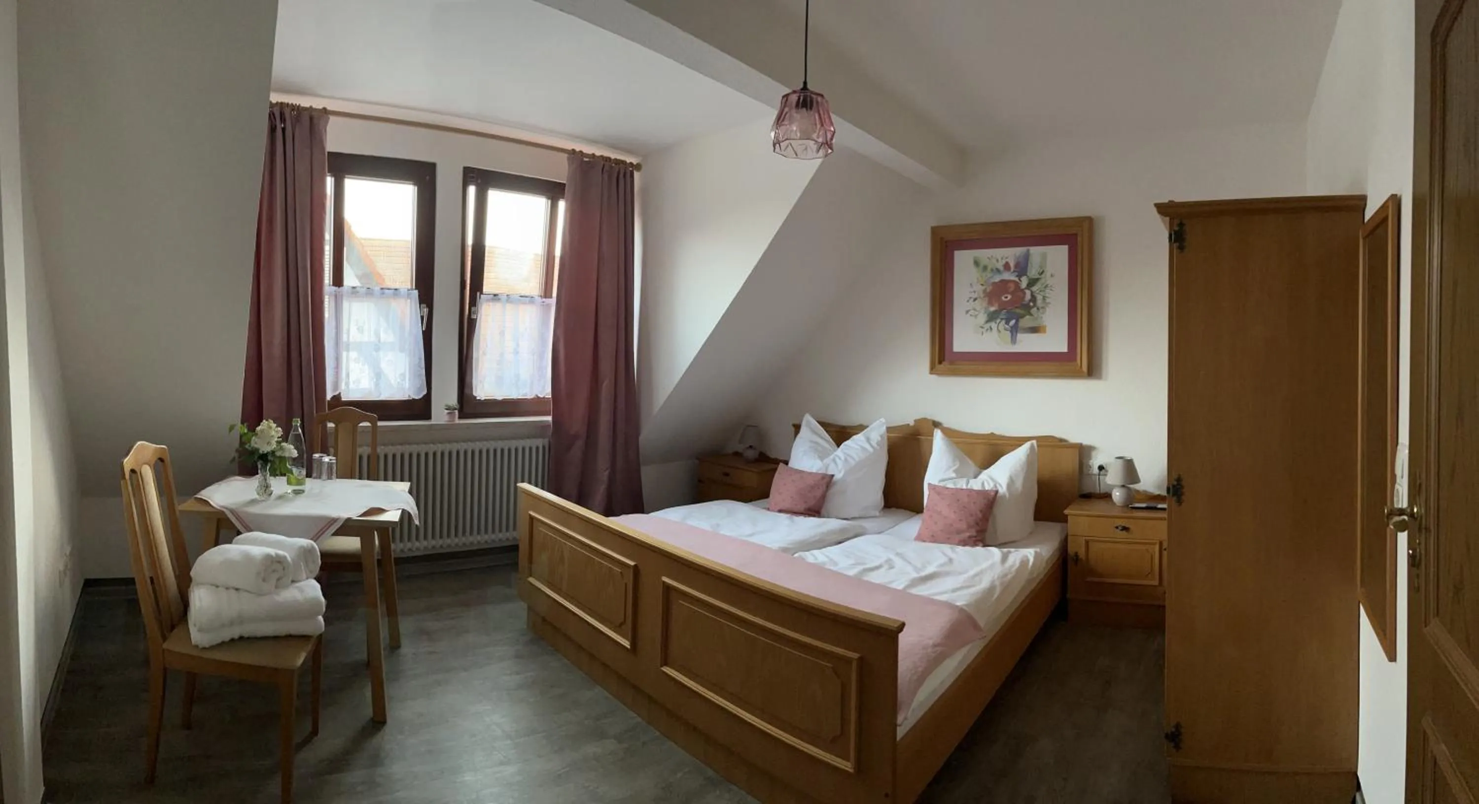 Photo of the whole room, Bed in Pension Main-Art