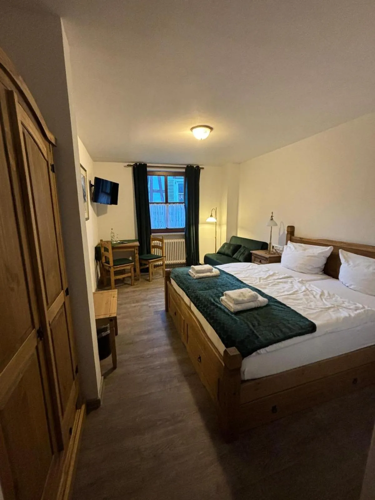 TV and multimedia, Bed in Pension Main-Art