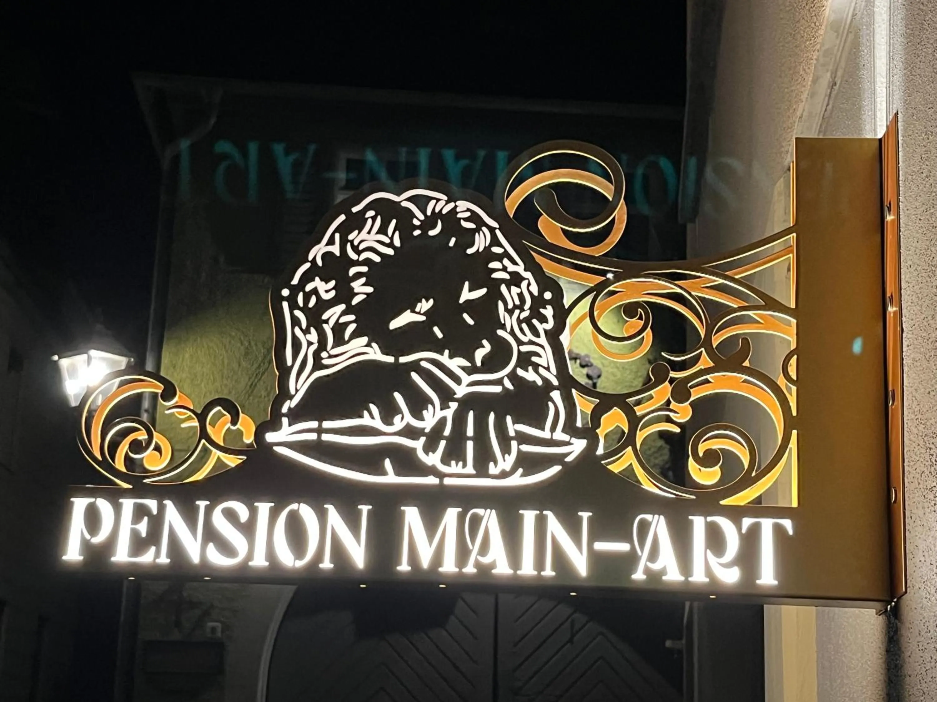 Facade/entrance in Pension Main-Art