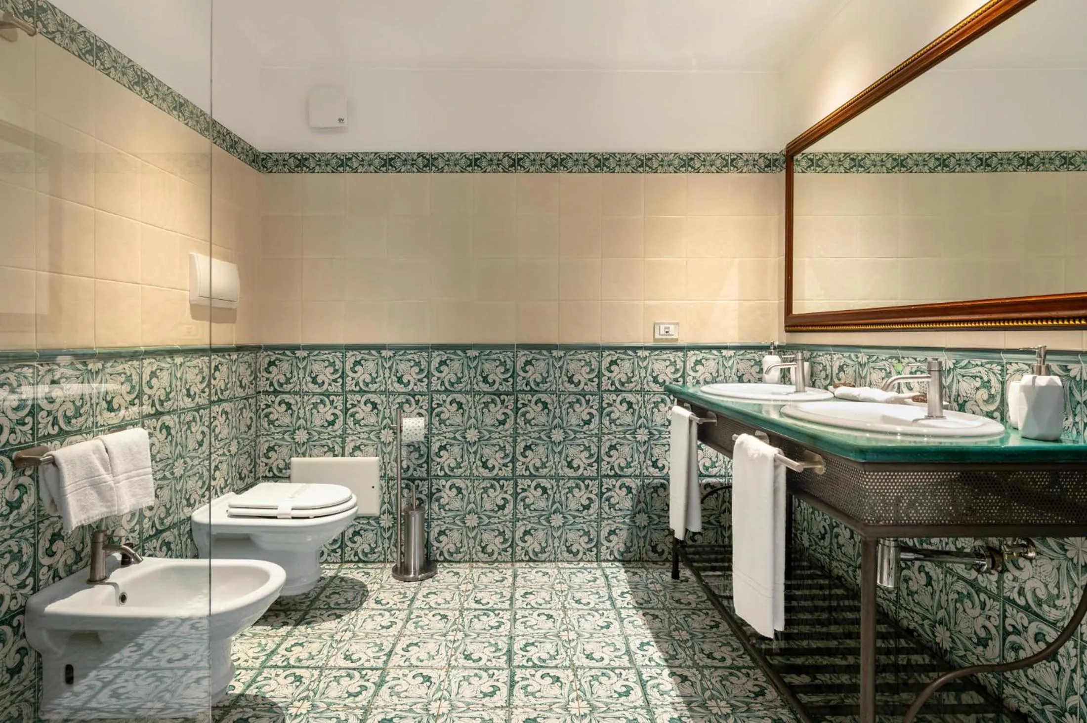 Toilet in Dimora Caiammari Luxury Hotel & Spa