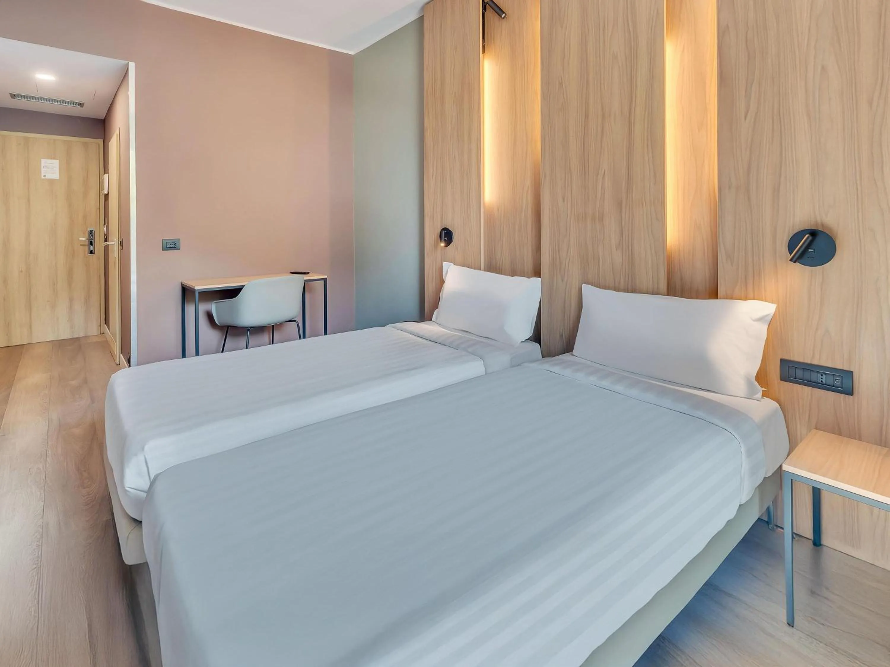 Photo of the whole room, Bed in B&B HOTEL Milano Portello