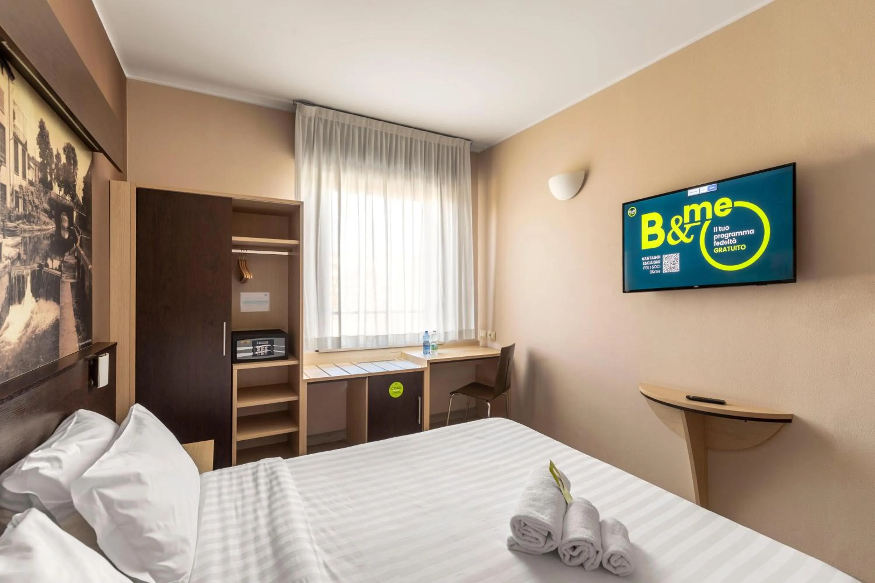 Photo of the whole room, Bed in B&B HOTEL Milano Portello