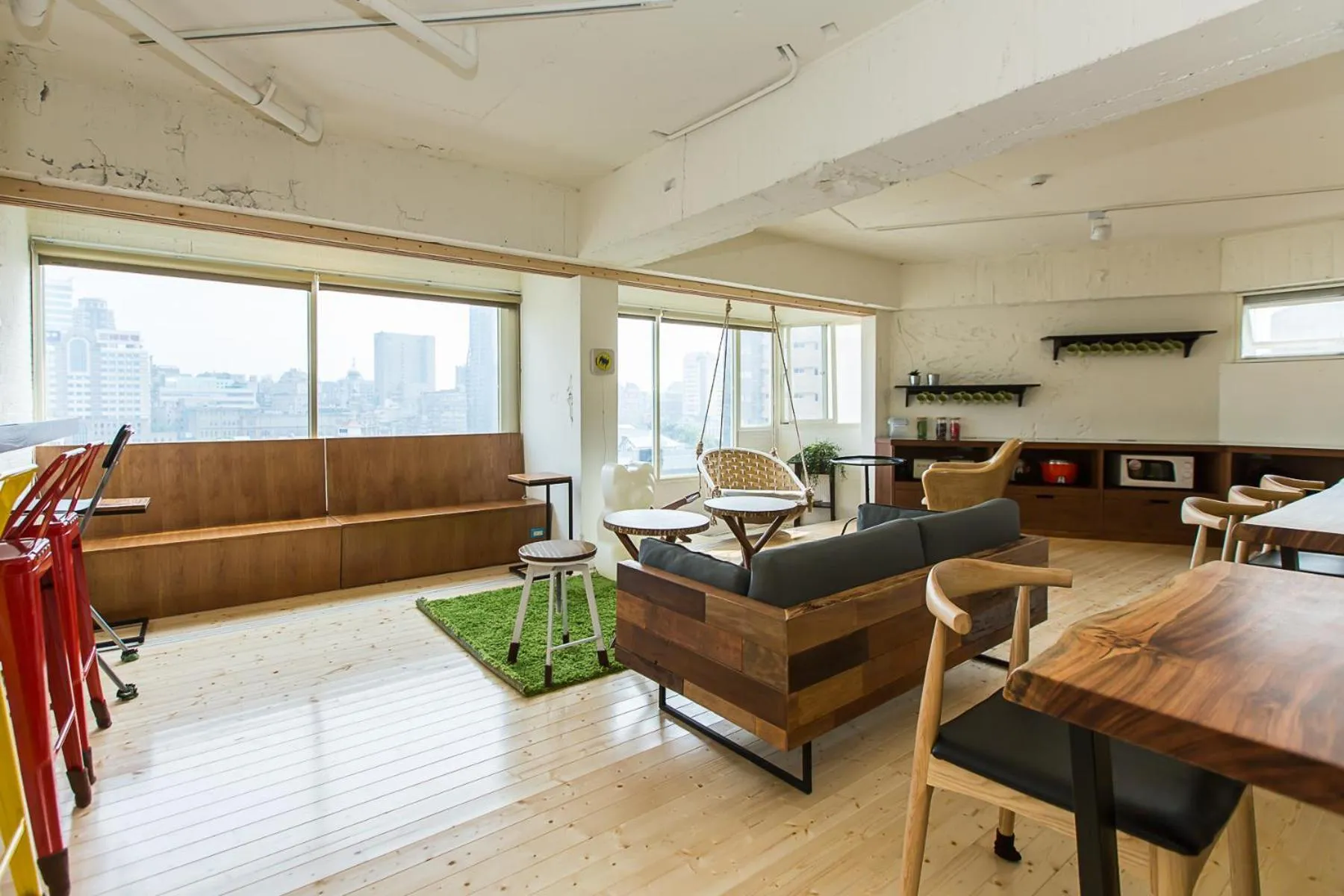 Communal lounge/ TV room in Mr. Lobster’s Secret Den design hostel