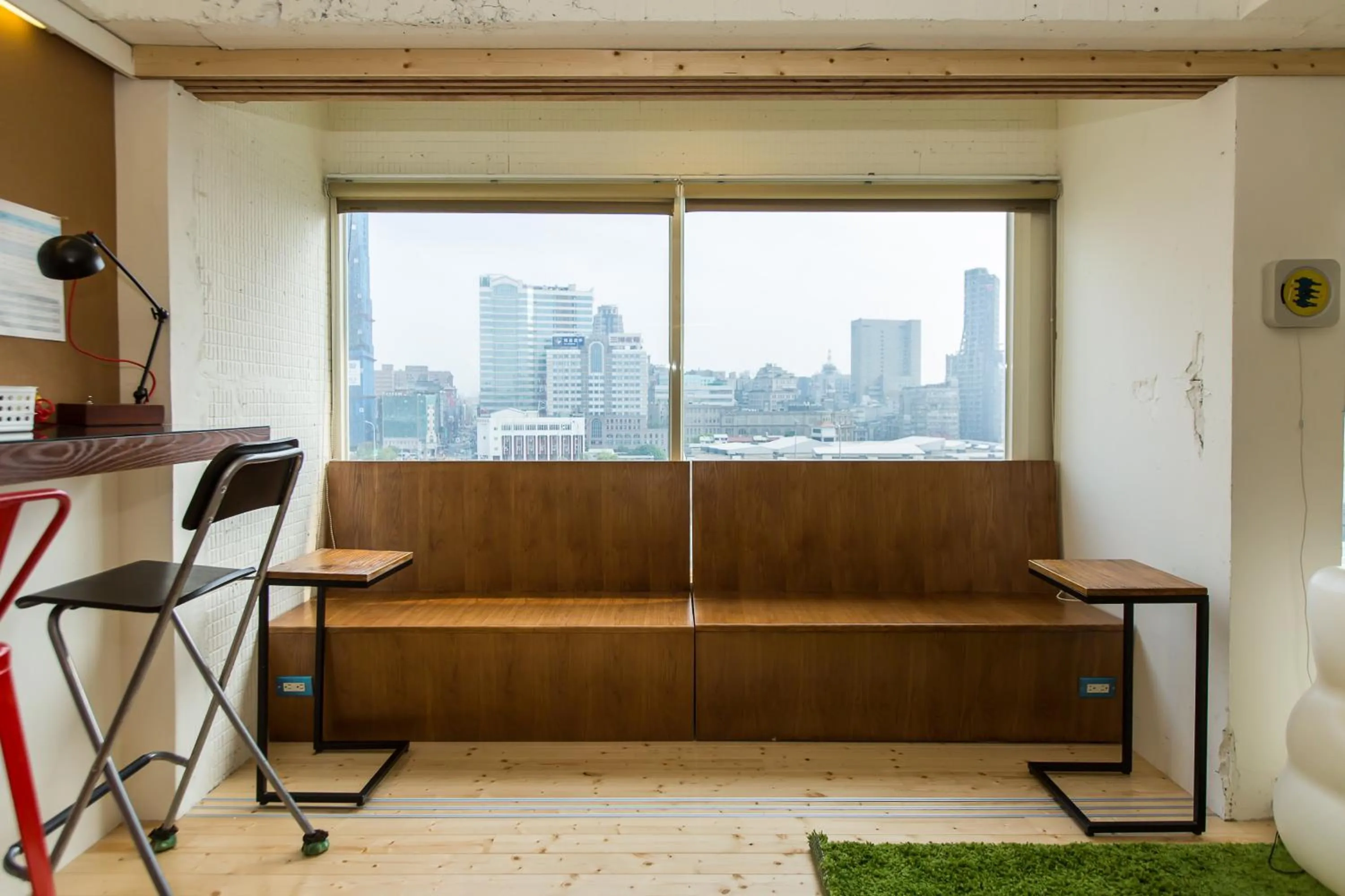 Communal lounge/ TV room in Mr. Lobster’s Secret Den design hostel