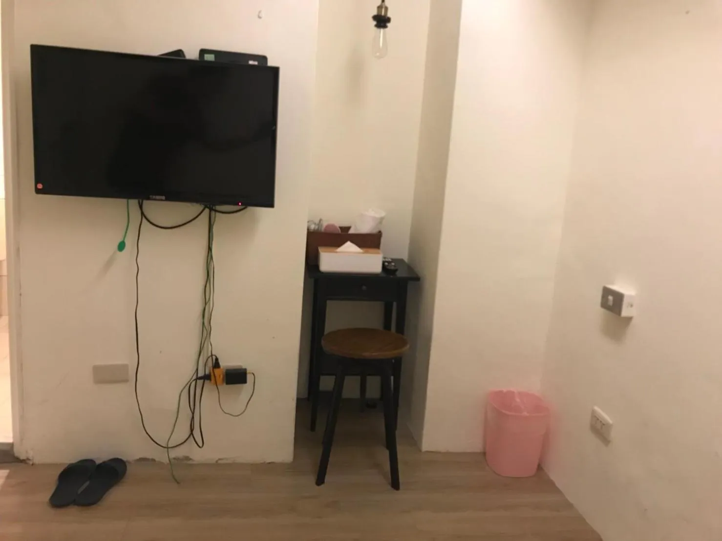 TV and multimedia in Mr. Lobster’s Secret Den design hostel