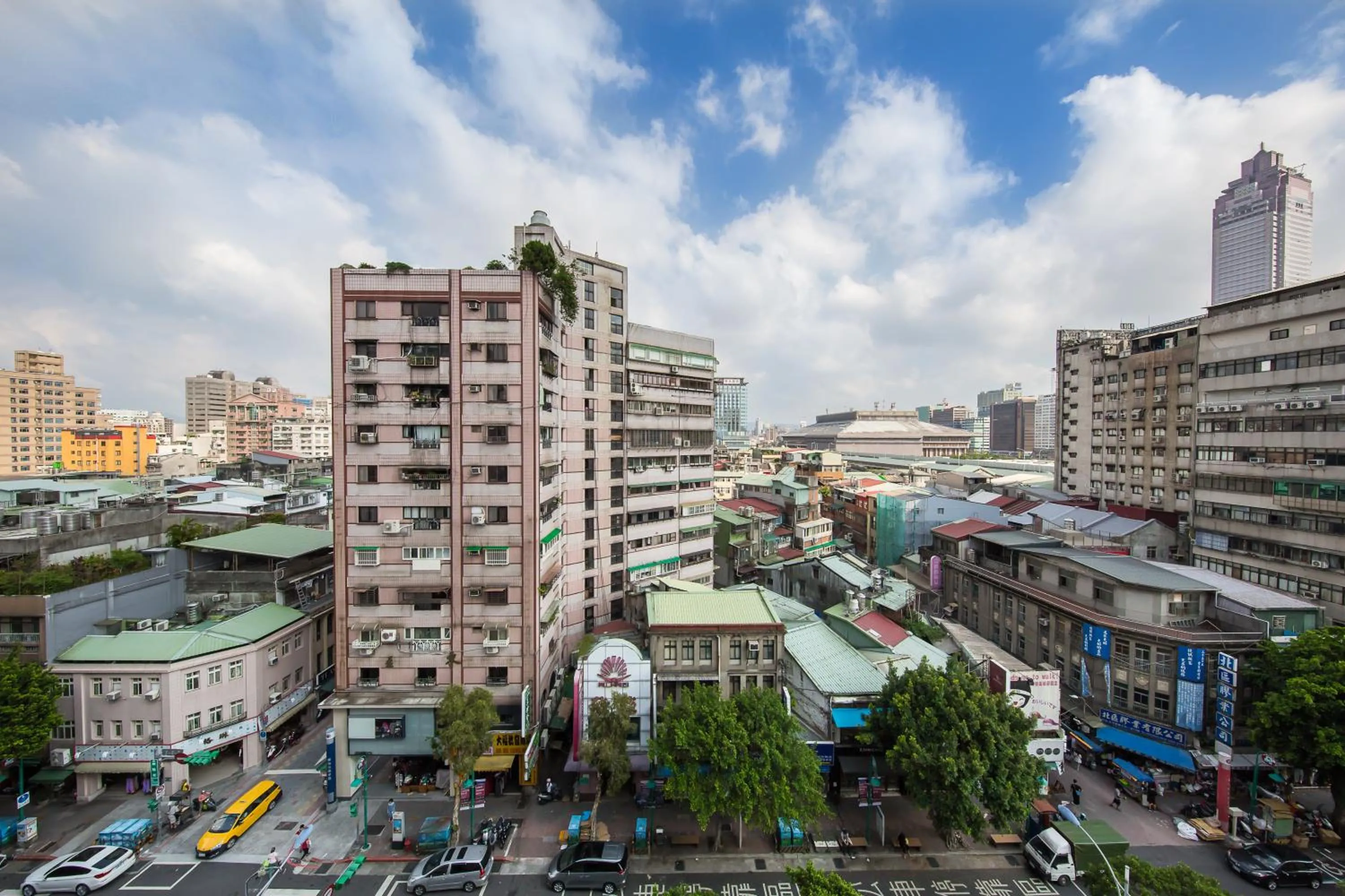 Property building in Mr. Lobster’s Secret Den design hostel