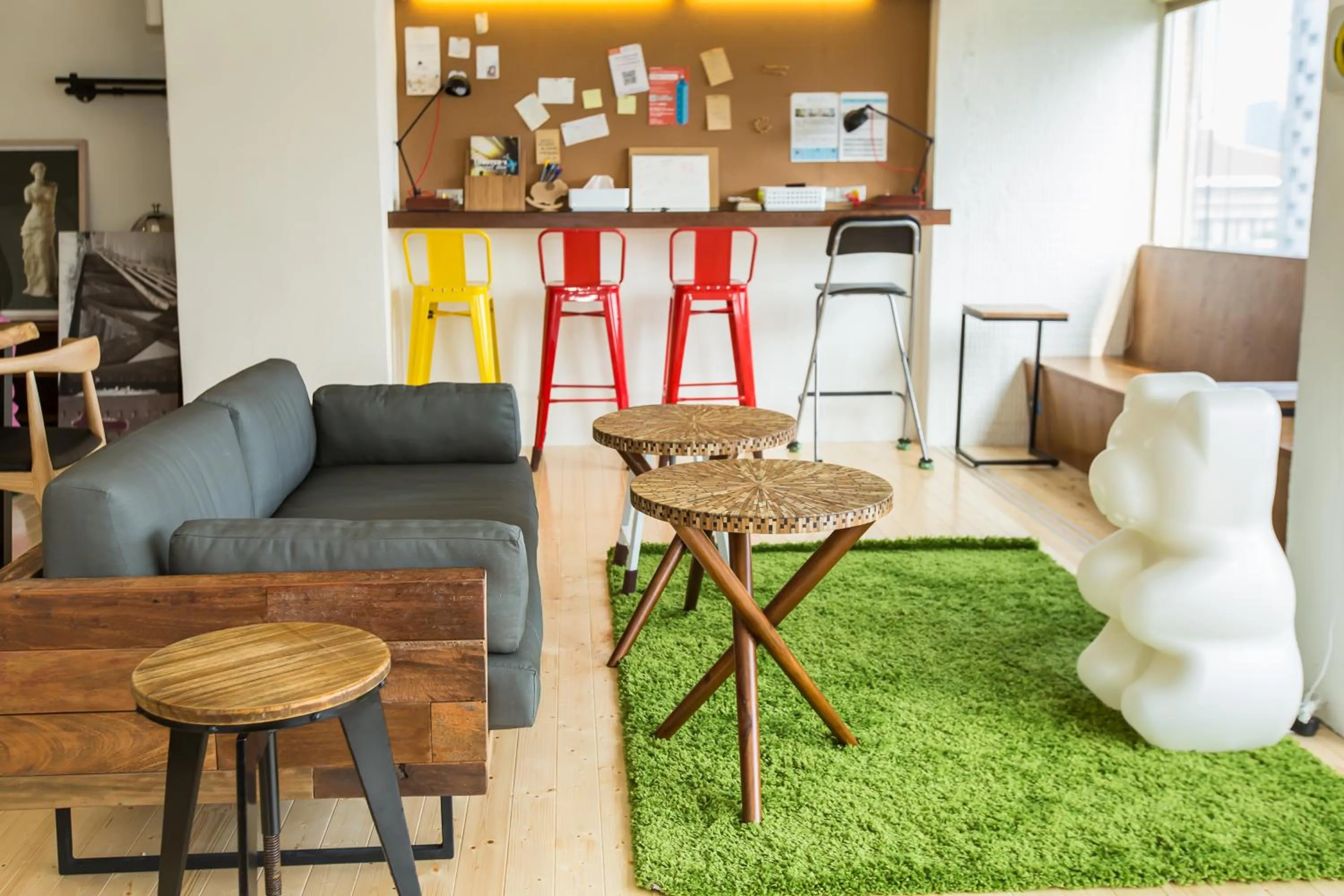 Communal lounge/ TV room in Mr. Lobster’s Secret Den design hostel