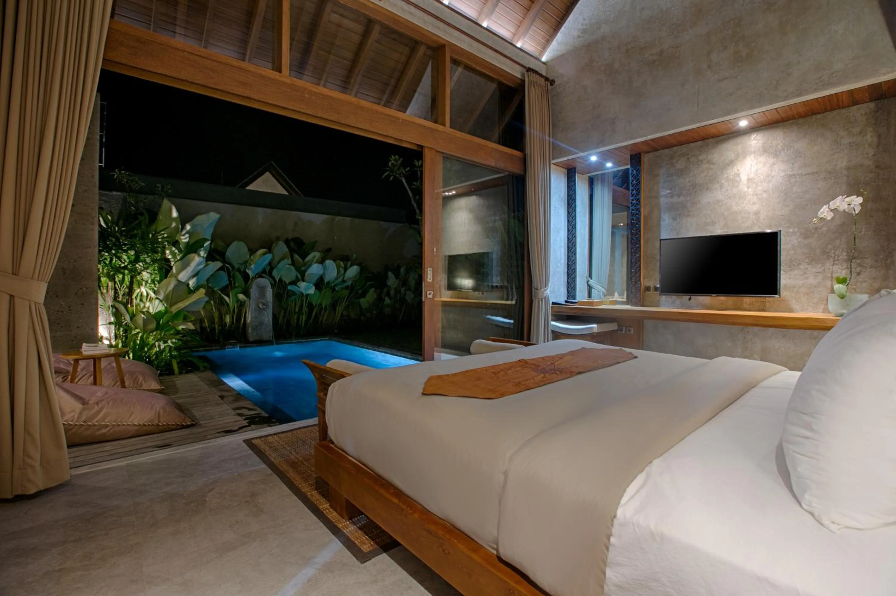 Bed in Taman Dharmawangsa Suites