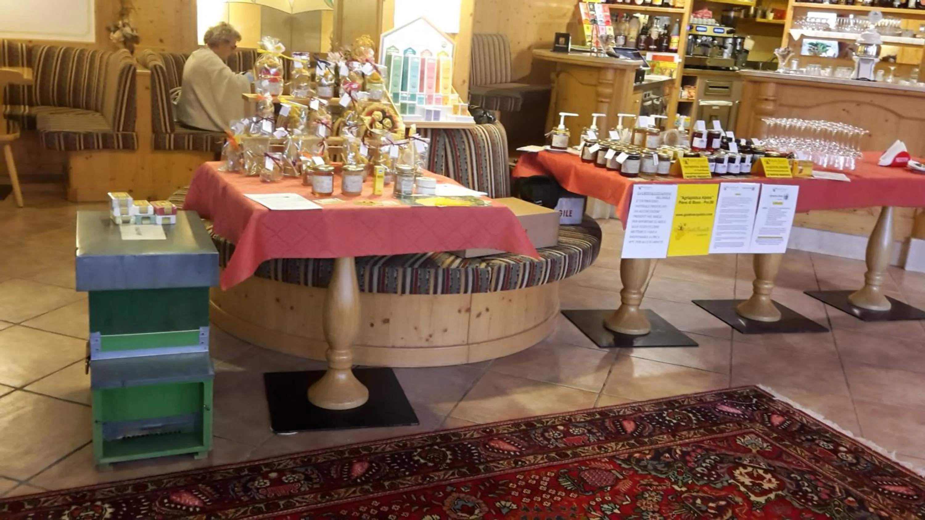 Lounge or bar in Hotel Bonapace ***S