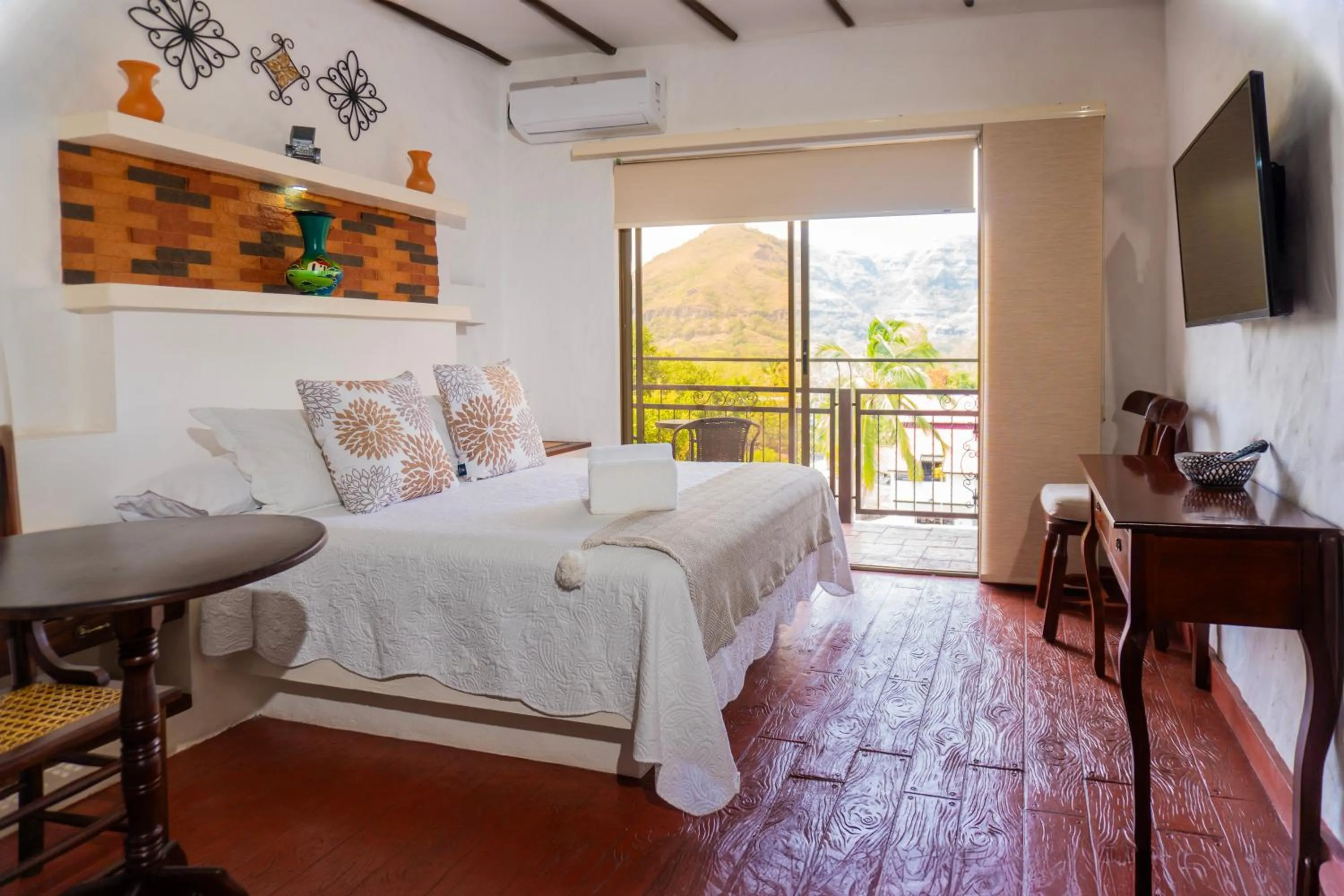 TV and multimedia, Bed in Honda Colonial Magdalena Resort