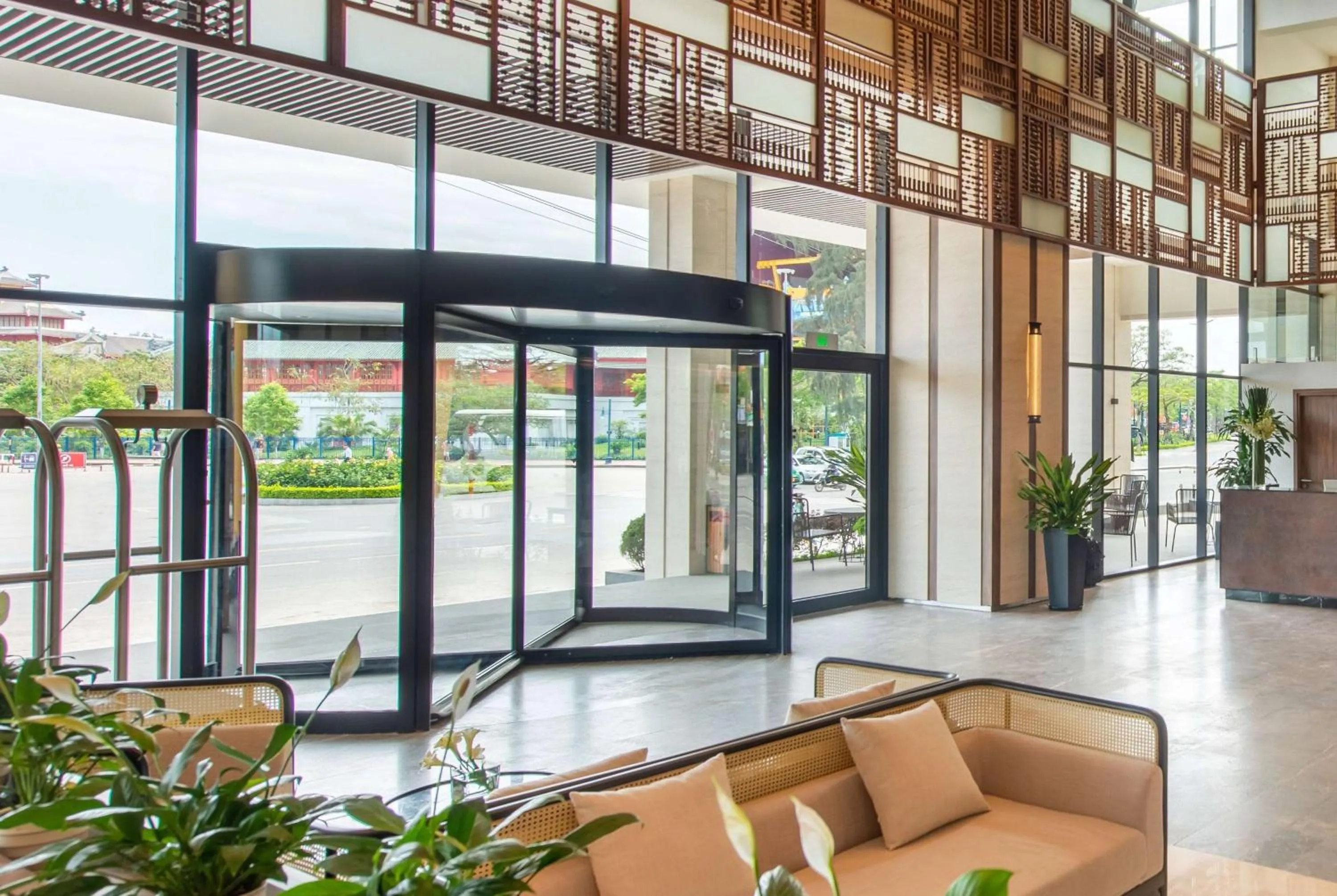 Lobby or reception in Hotel Soleil Ha Long, Trademark Collection by Wyndham